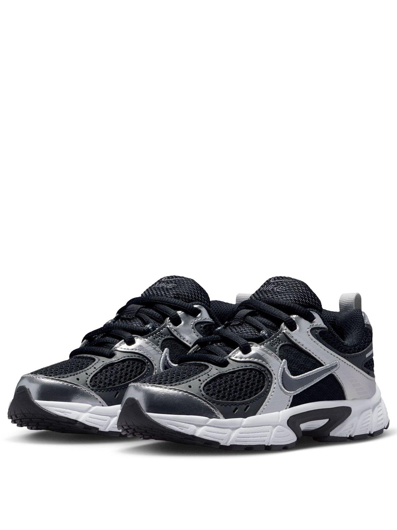 Image 2 of 7 of Nike Unisex V5 RNR Roomy Fit Mesh Sports Trainers - Black