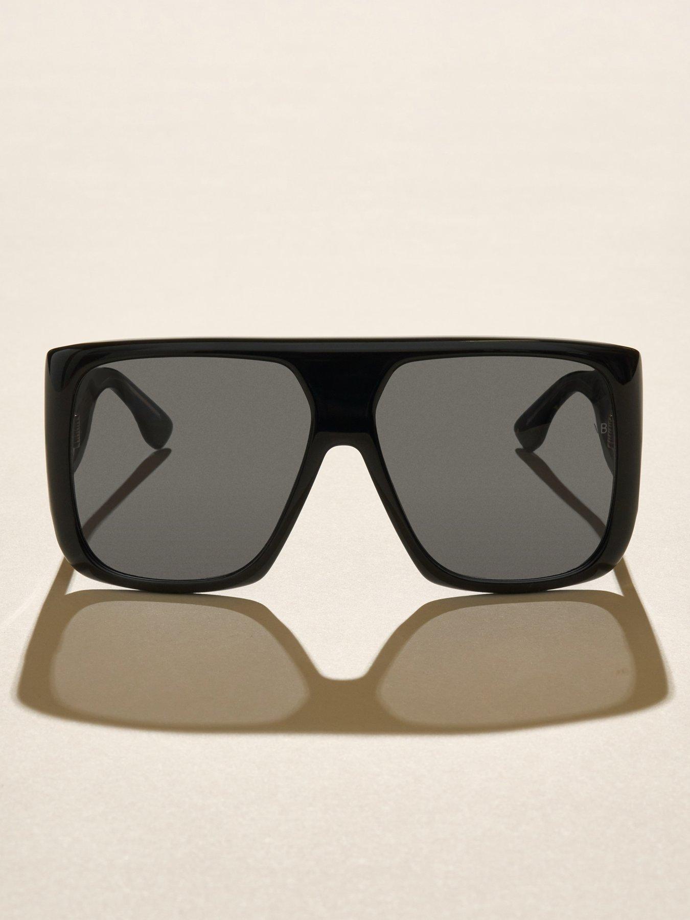 Image 3 of 5 of VICTORIA BECKHAM Oversized Bold Sunglasses With Thick Frames- Black