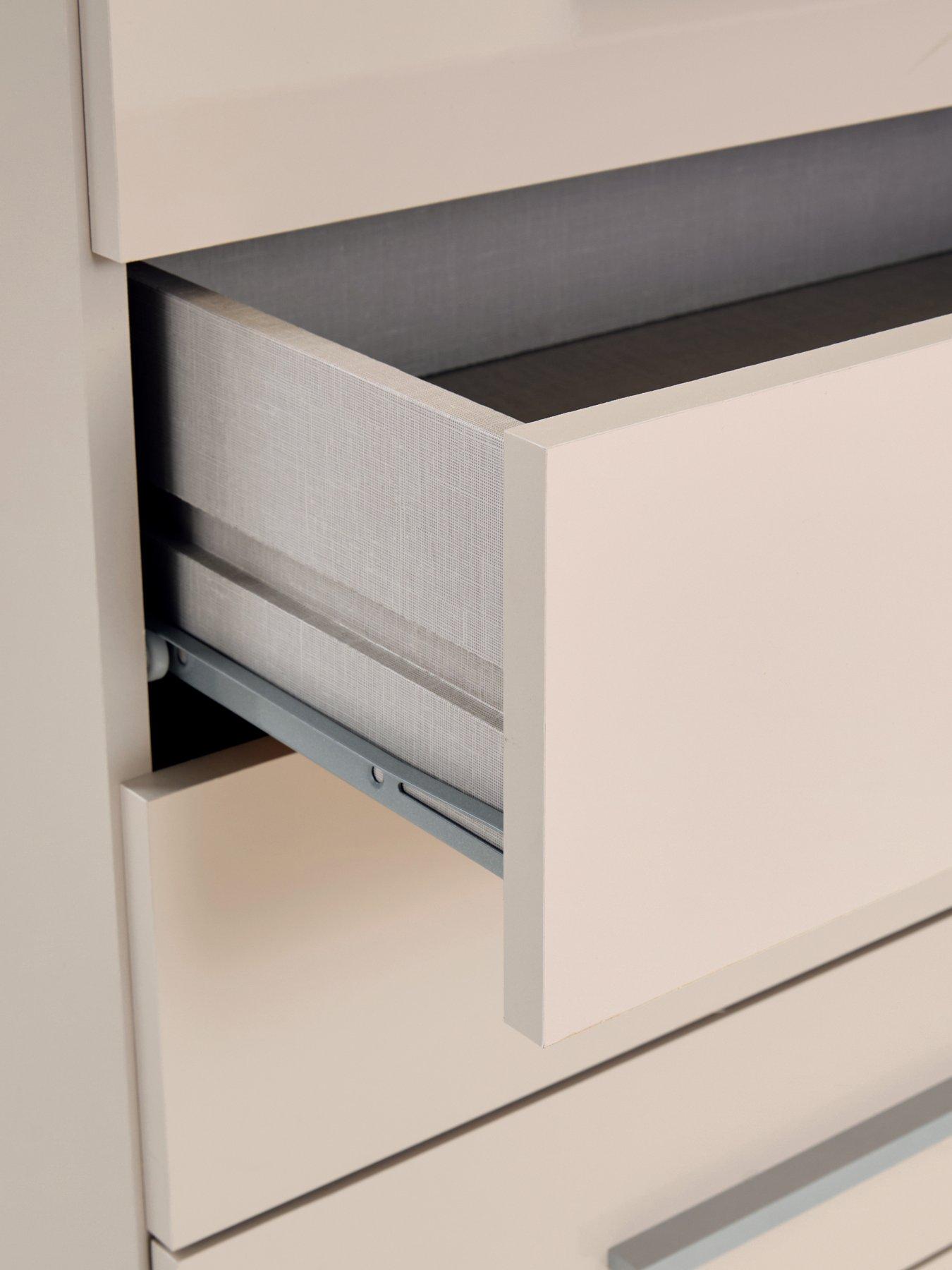 Image 6 of 7 of The Very Collection Prague Gloss 5+5 Wide Chest - FSC&reg; Certified