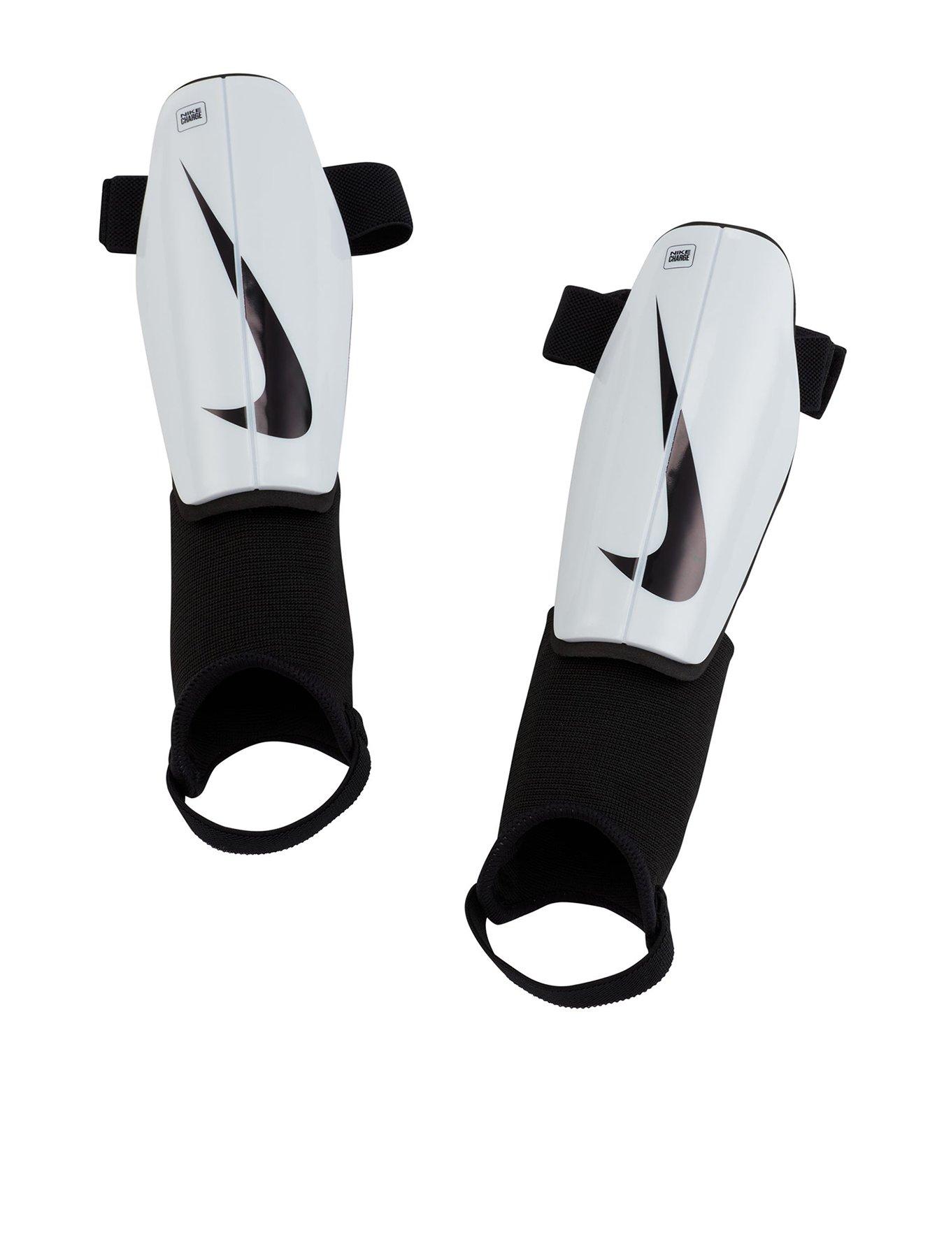 Image 1 of 1 of Nike Junior CHRG Shin Guard - White