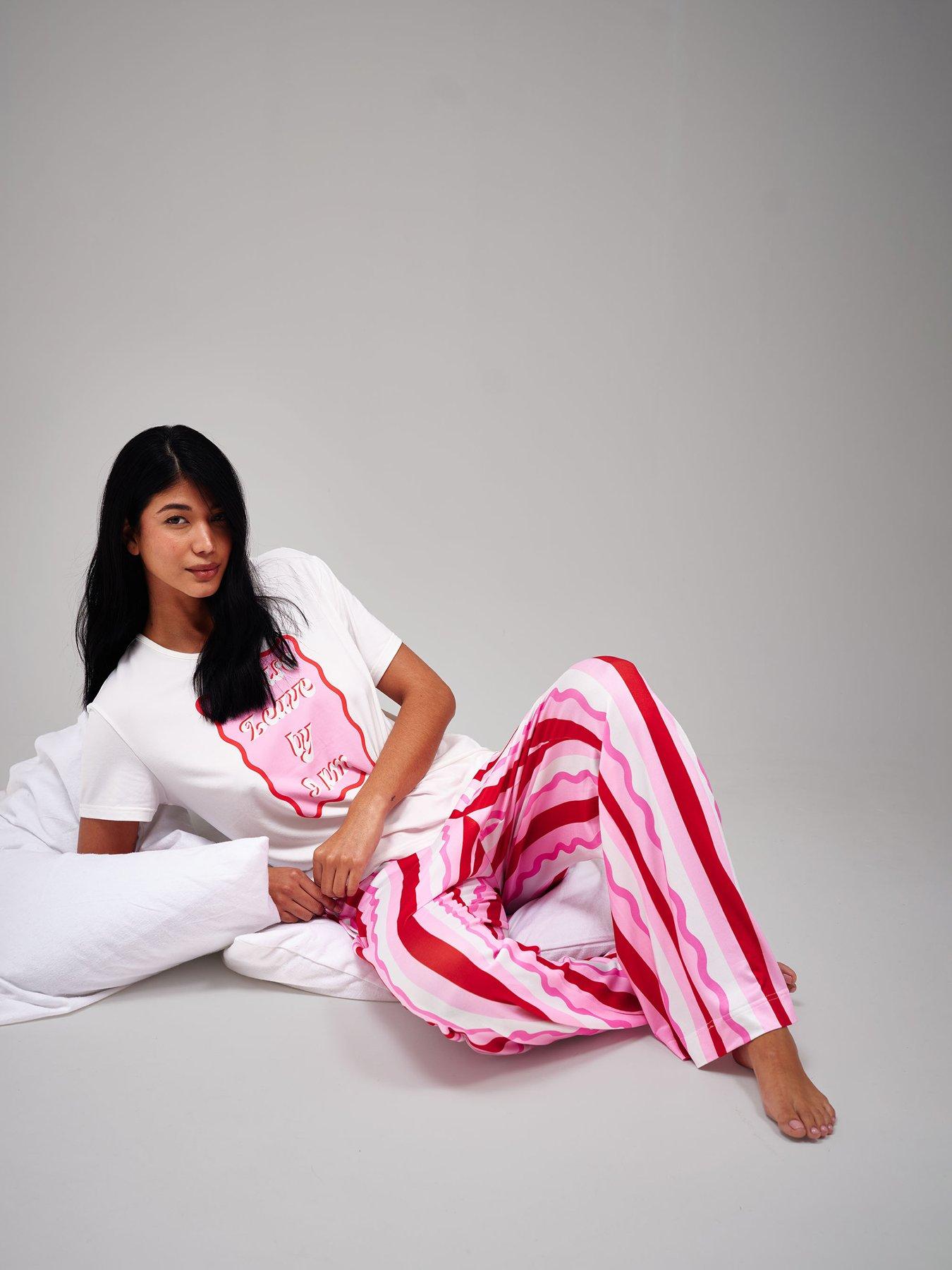 Image 4 of 4 of Loungeable Please Leave Printed Tee PJ Set - Pink