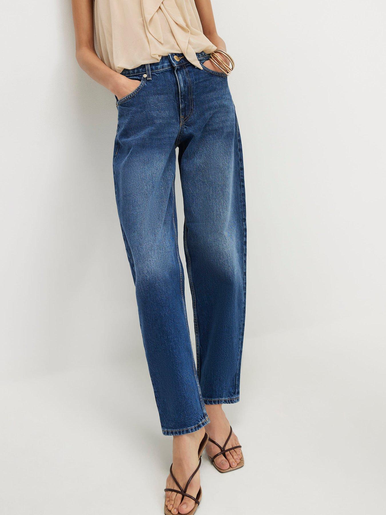 Image 4 of 6 of River Island Cullen Core Barrel Jeans - Blue