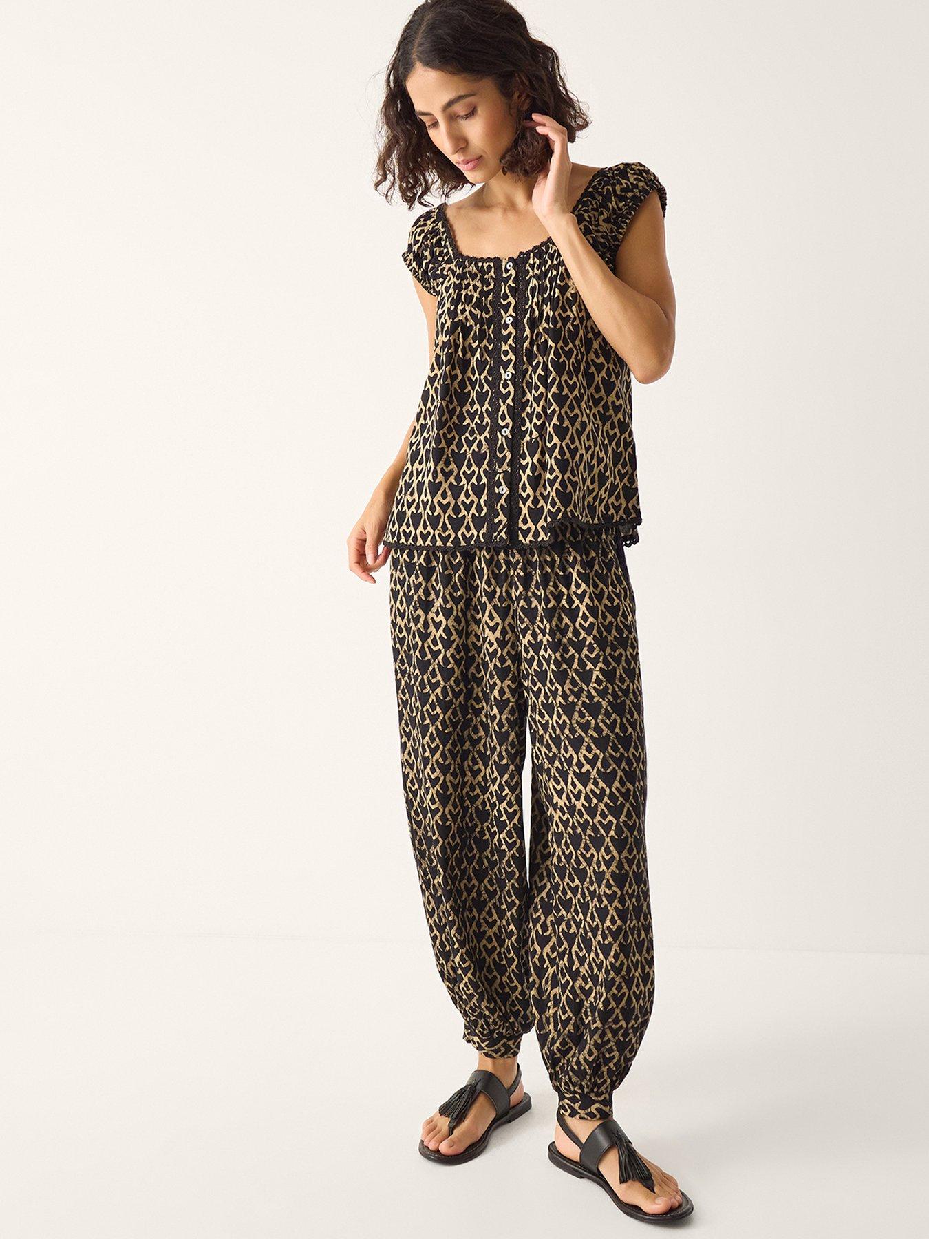  image of monsoon-arti-print-button-front-top-black