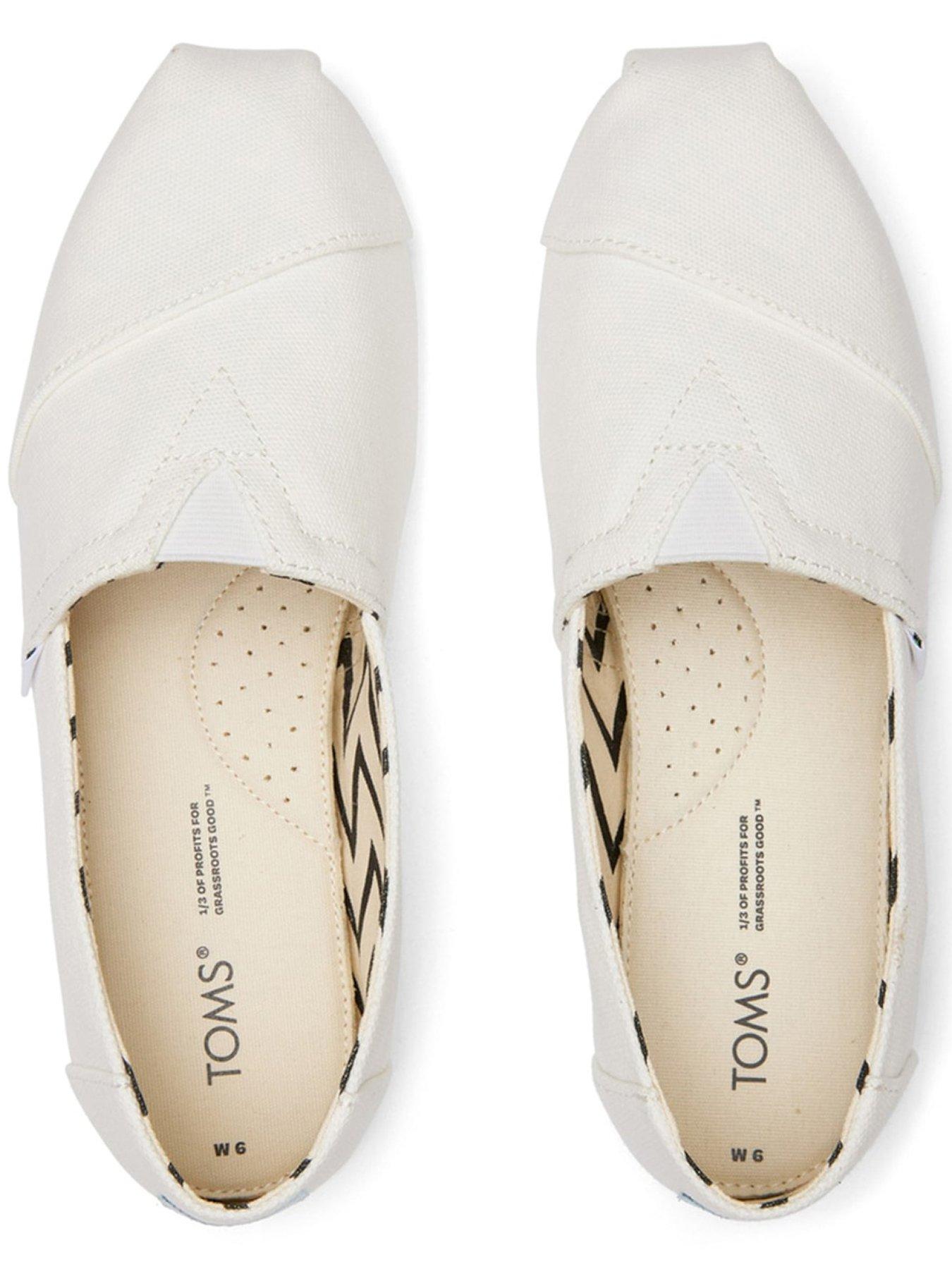 Image 4 of 5 of TOMS Alpargata Classic