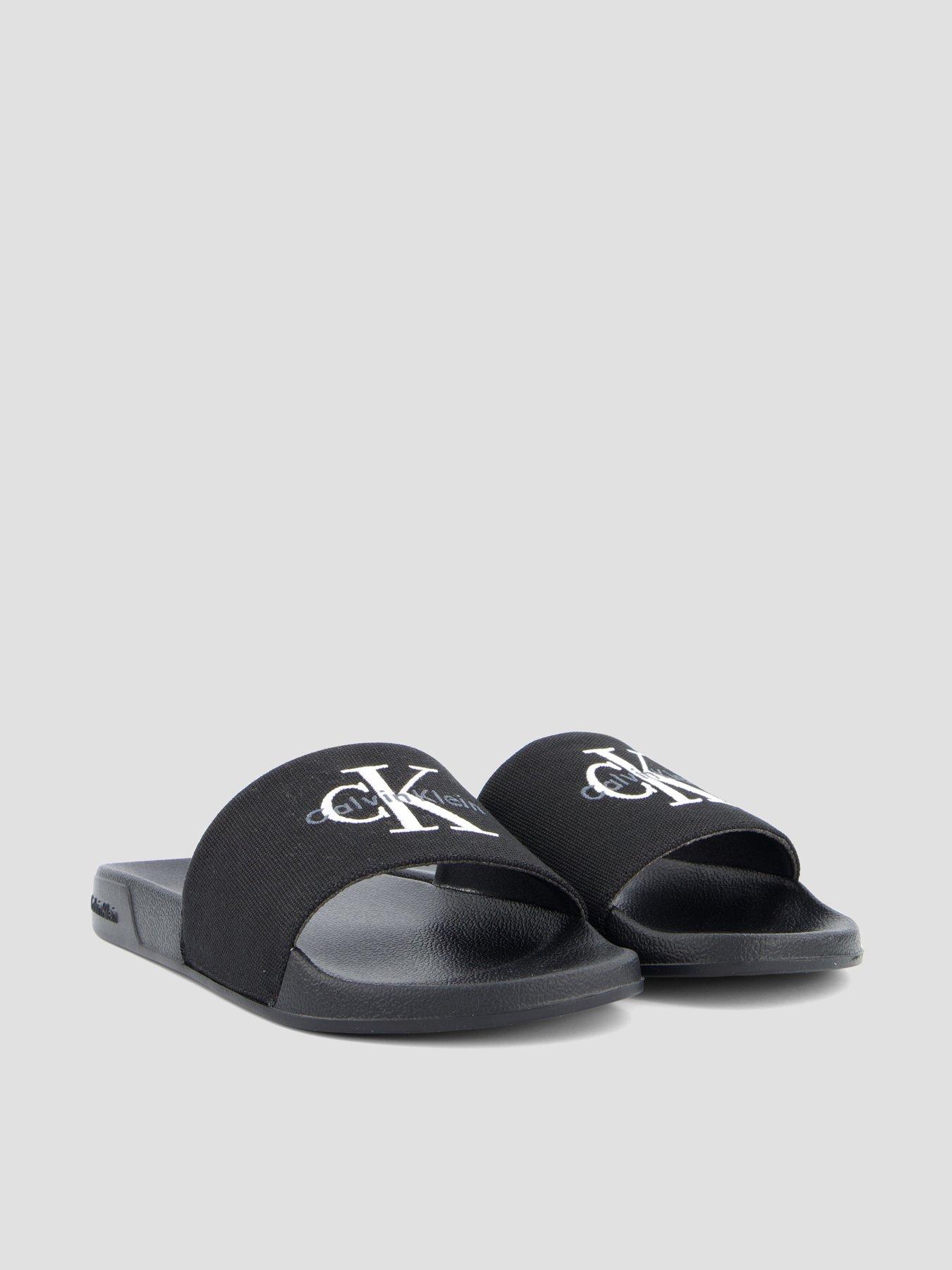 Image 6 of 7 of Calvin Klein Jeans Ess Slide Cv Wn