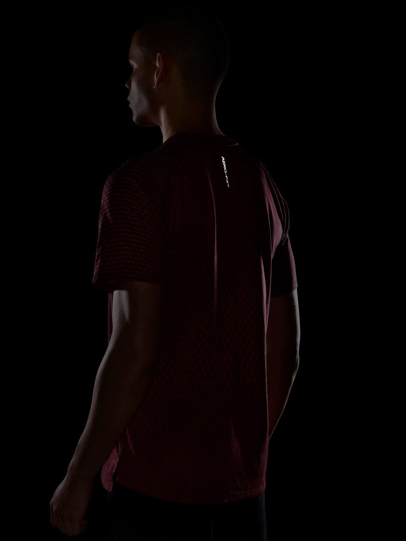 Image 4 of 4 of Nike Mens Stride Running Logo T-Shirt - Red