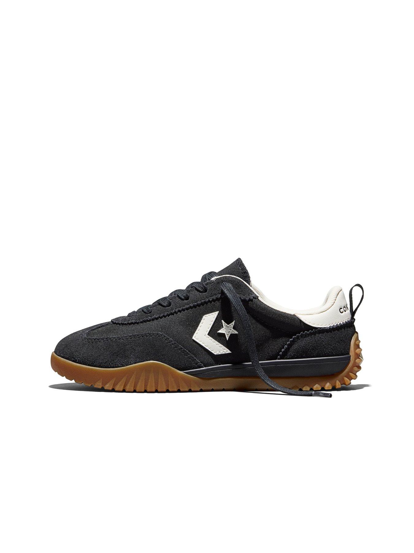 Image 6 of 7 of Converse Junior Run Star Trainers - Black