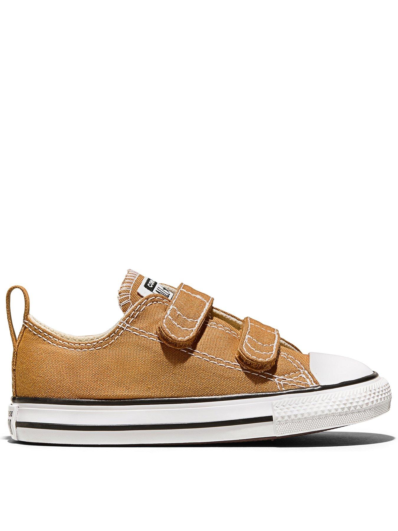 Image 1 of 7 of Converse Infant Chuck Taylor All Star 2v Trainers - Tan