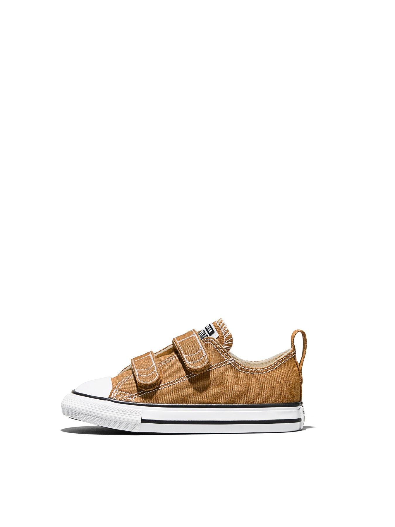 Image 6 of 7 of Converse Infant Chuck Taylor All Star 2v Trainers - Tan