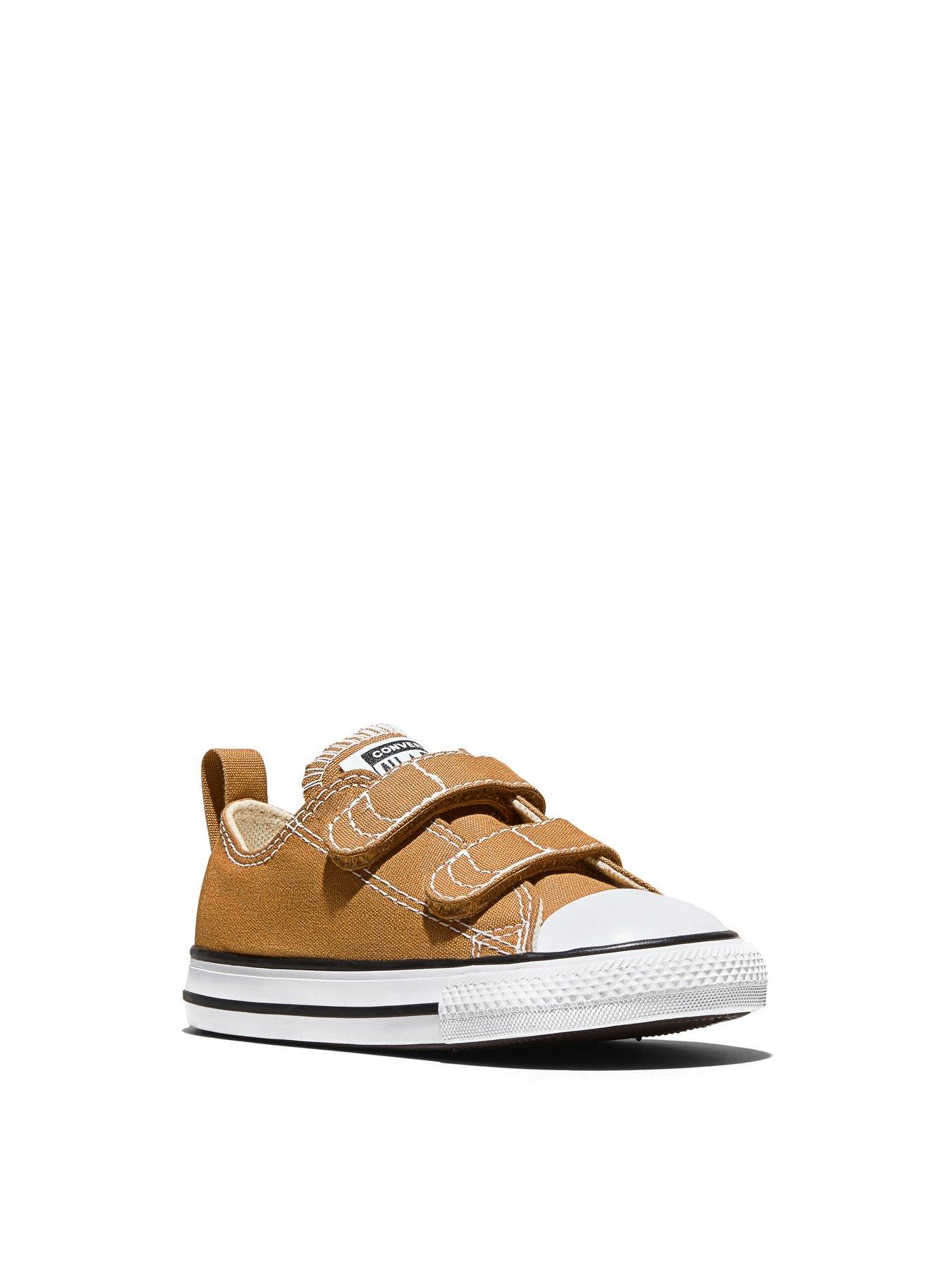 Image 7 of 7 of Converse Infant Chuck Taylor All Star 2v Trainers - Tan