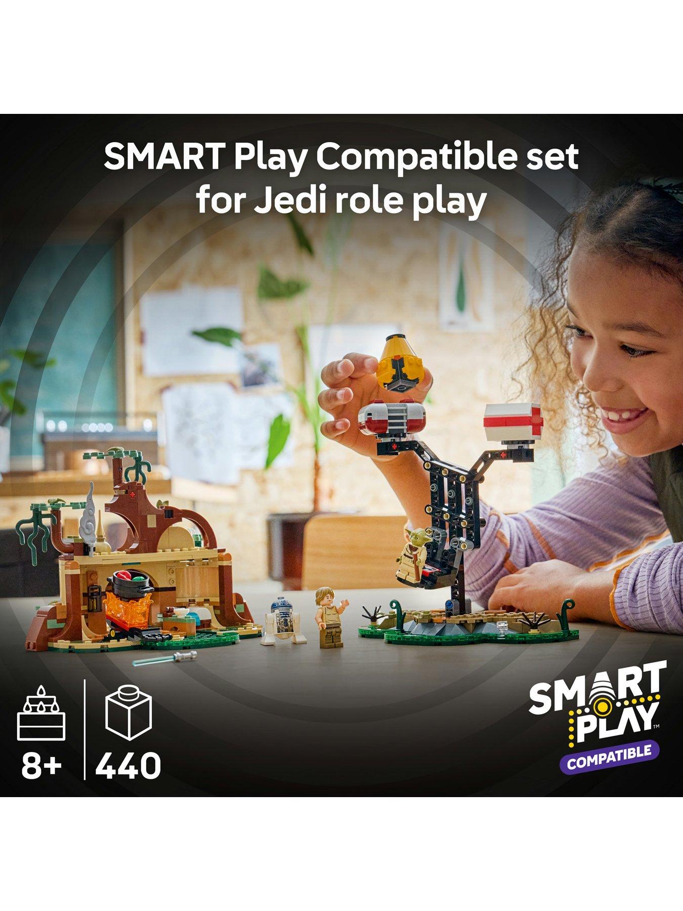 Image 2 of 8 of LEGO Star Wars SMART Play: Yoda&rsquo;s Hut and Jedi Training 75422