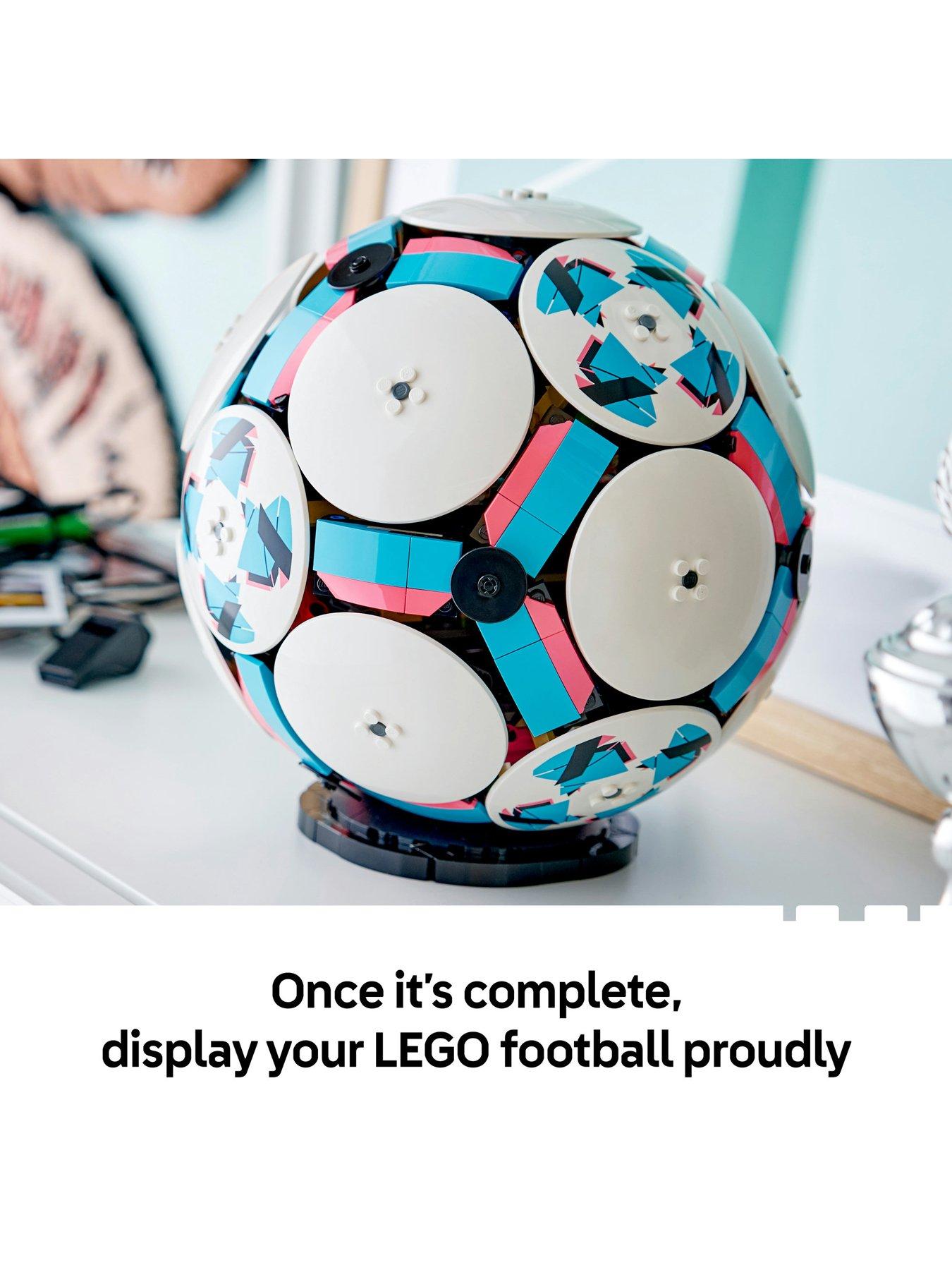 Image 6 of 8 of LEGO Editions Football - 3D Display Model 43019