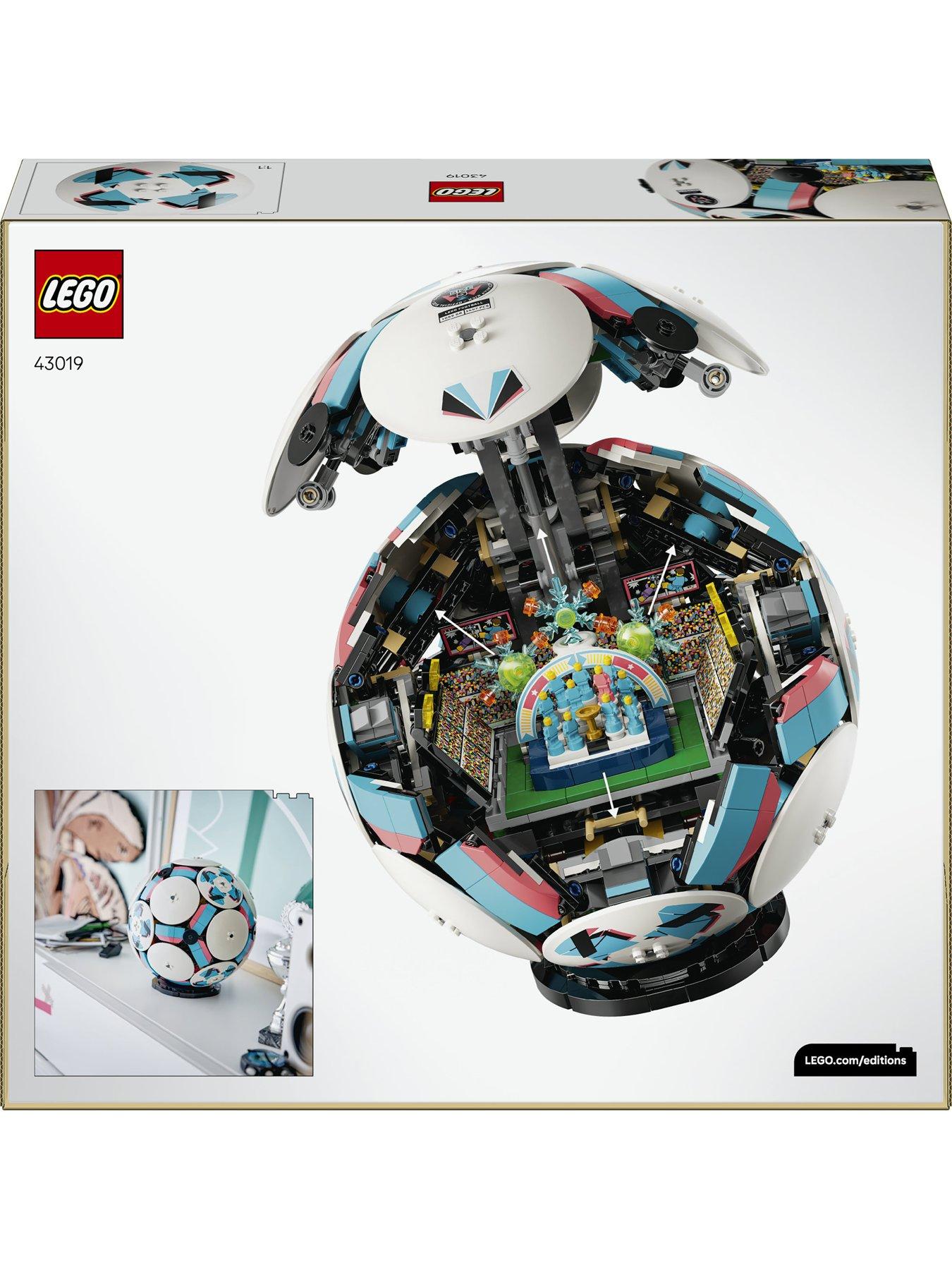 Image 7 of 8 of LEGO Editions Football - 3D Display Model 43019