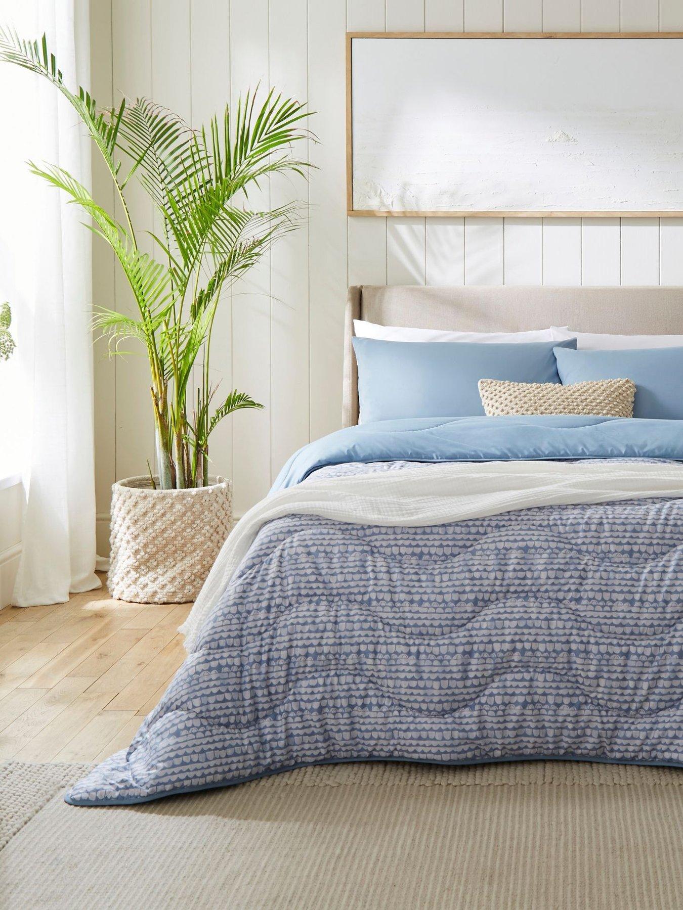 Night Lark Seasonal Coastal Calm Coverless Duvet set 6 Tog includes Pillowcases