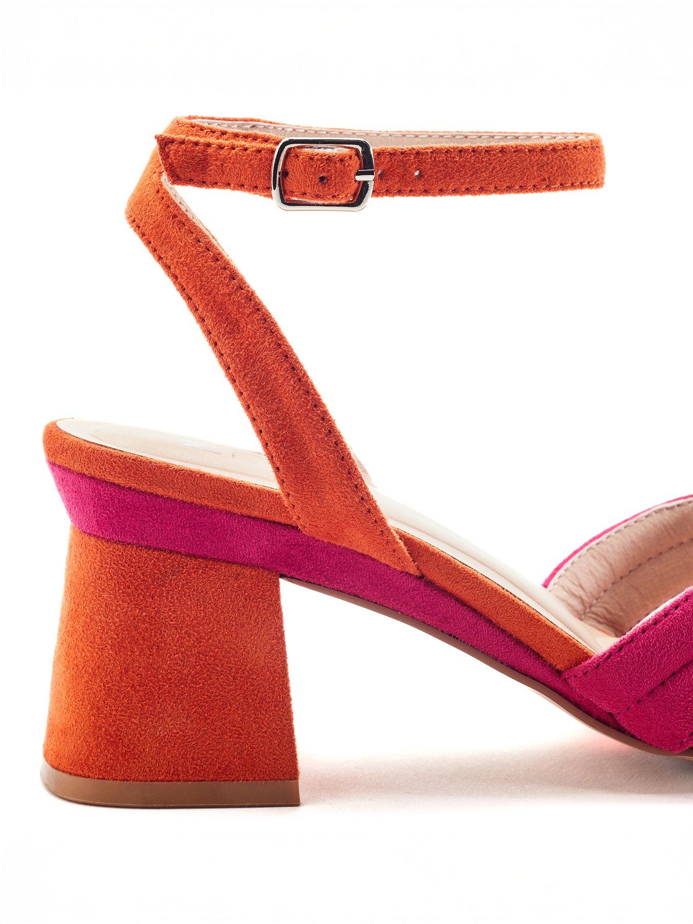 pink dress orange heels Clothes a Celebrity Stylist Would Never Own, Get Rid of