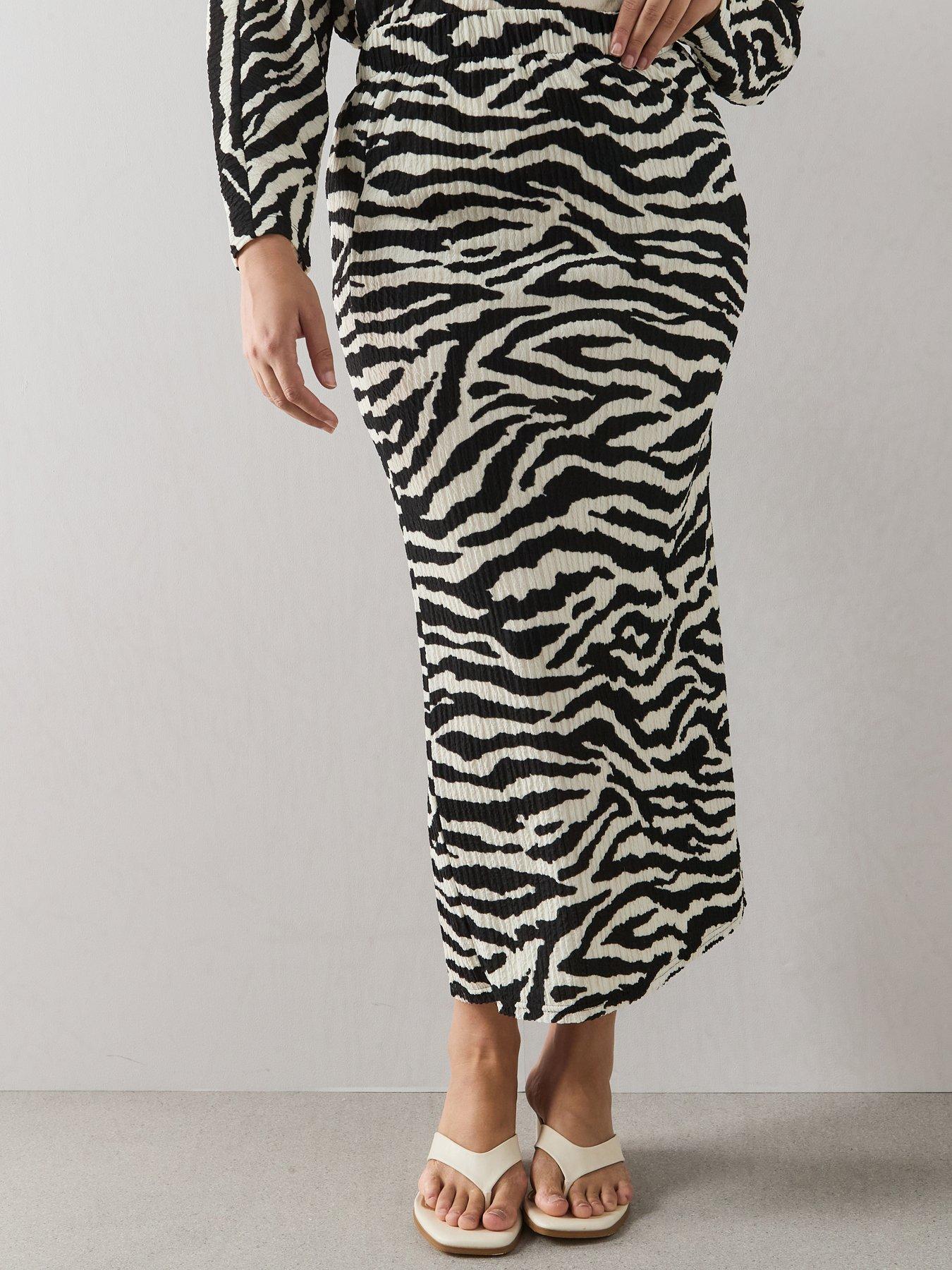 The Very Collection Curve Printed Plisse Midi Skirt Co-ord - Print