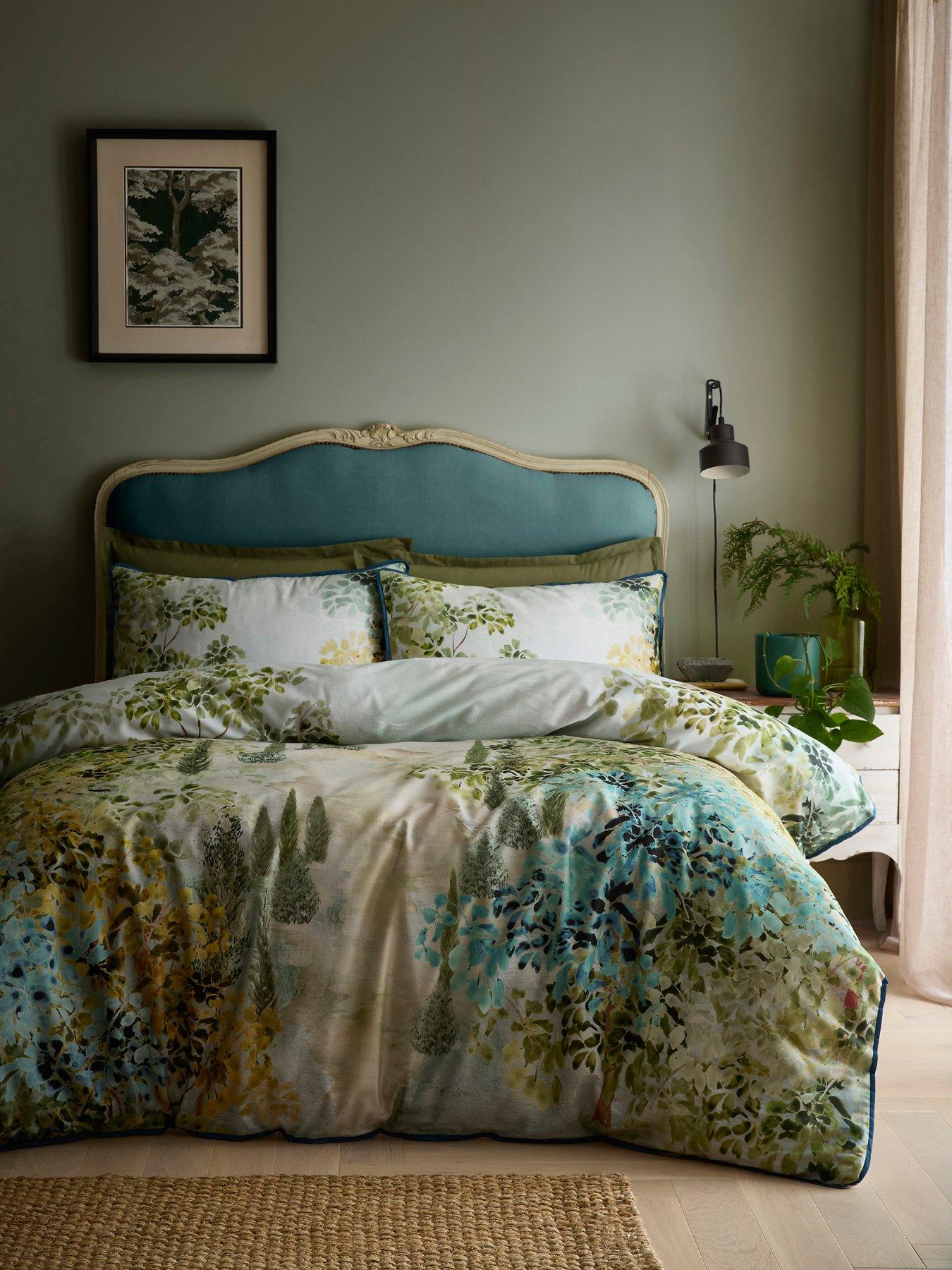 Soiree Hidden Garden Duvet Cover Set In Green Super-king