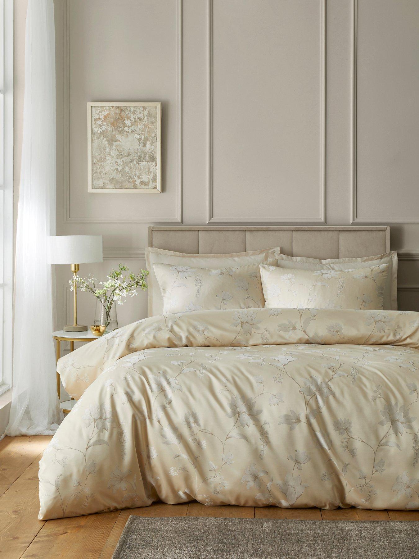 Soiree Lilly Floral Jacquard Duvet Cover Set In Champagne King
