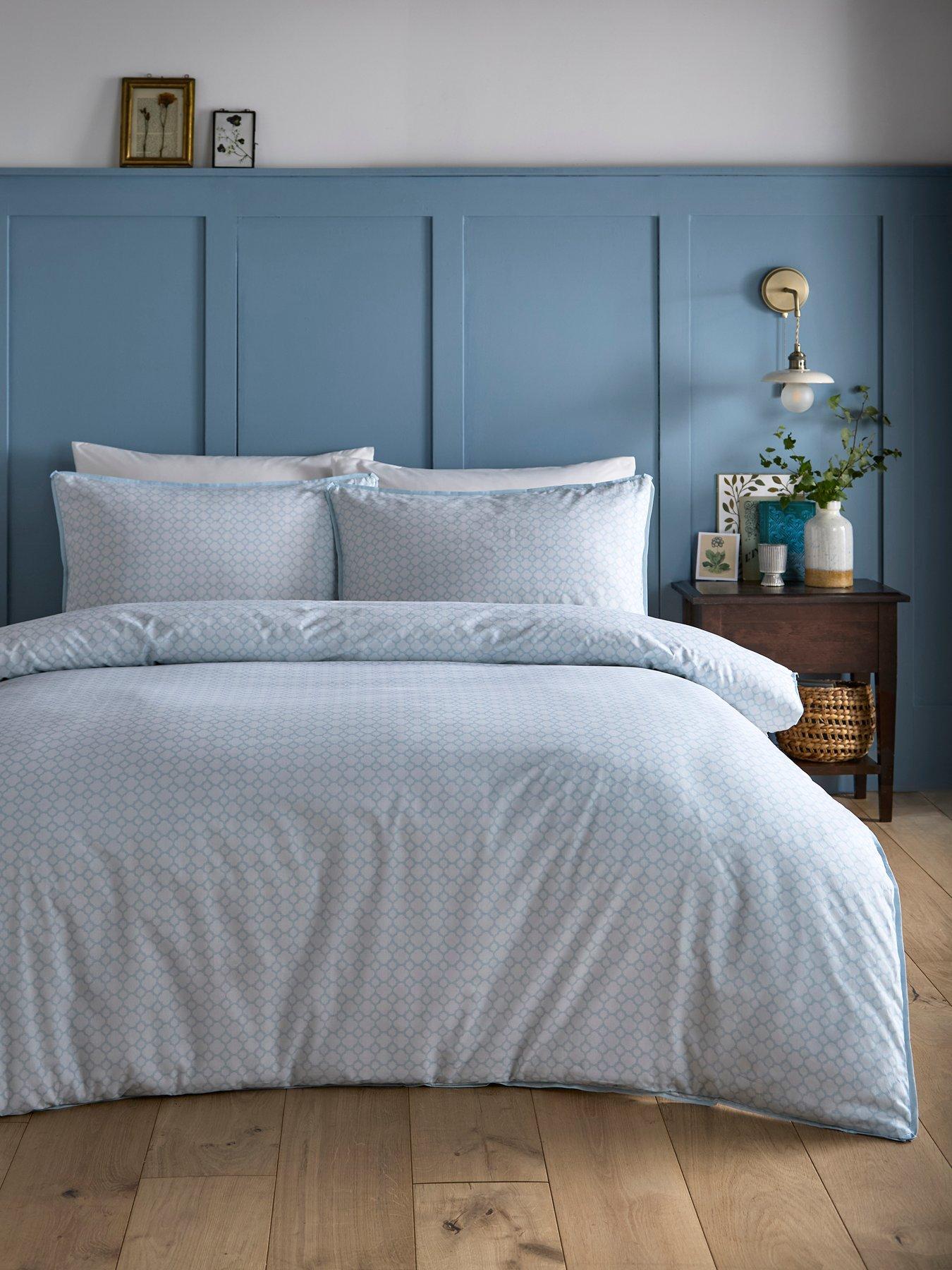 Image 4 of 5 of Appletree Willow Tree Scene Duvet Cover Set in Blue
