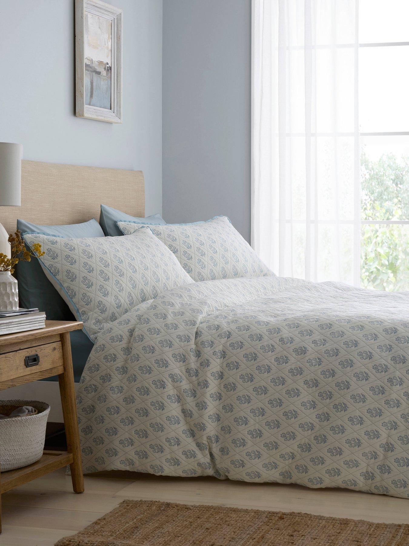 Dreams & Drapes Block Floral Duvet Cover Set in Blue
