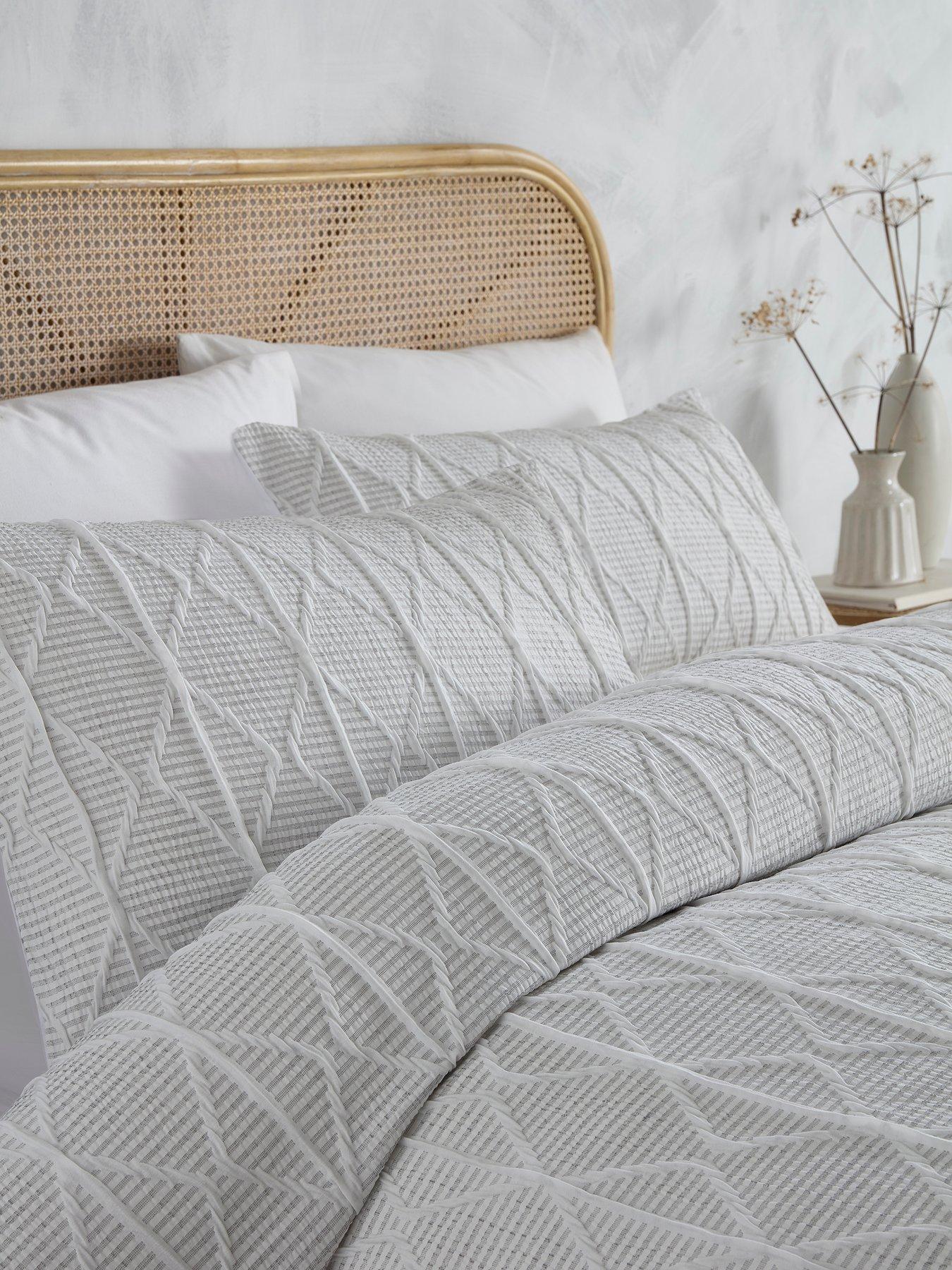 Image 3 of 3 of Serene Crinkle Stripe Duvet Cover Set in White
