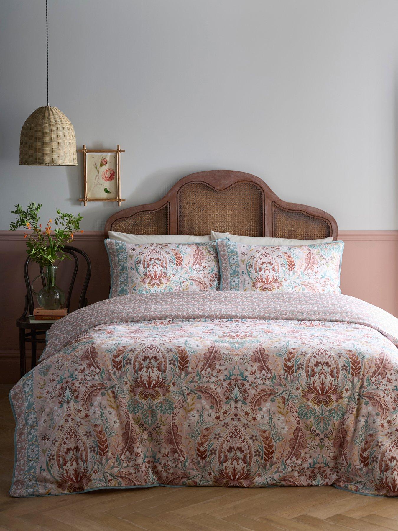 Image 1 of 5 of Appletree Floral Damask Duvet Cover Set In Multi