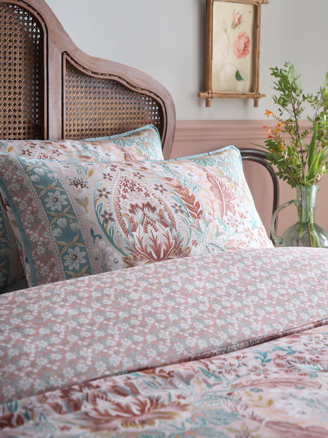 Image 3 of 5 of Appletree Floral Damask Duvet Cover Set In Multi