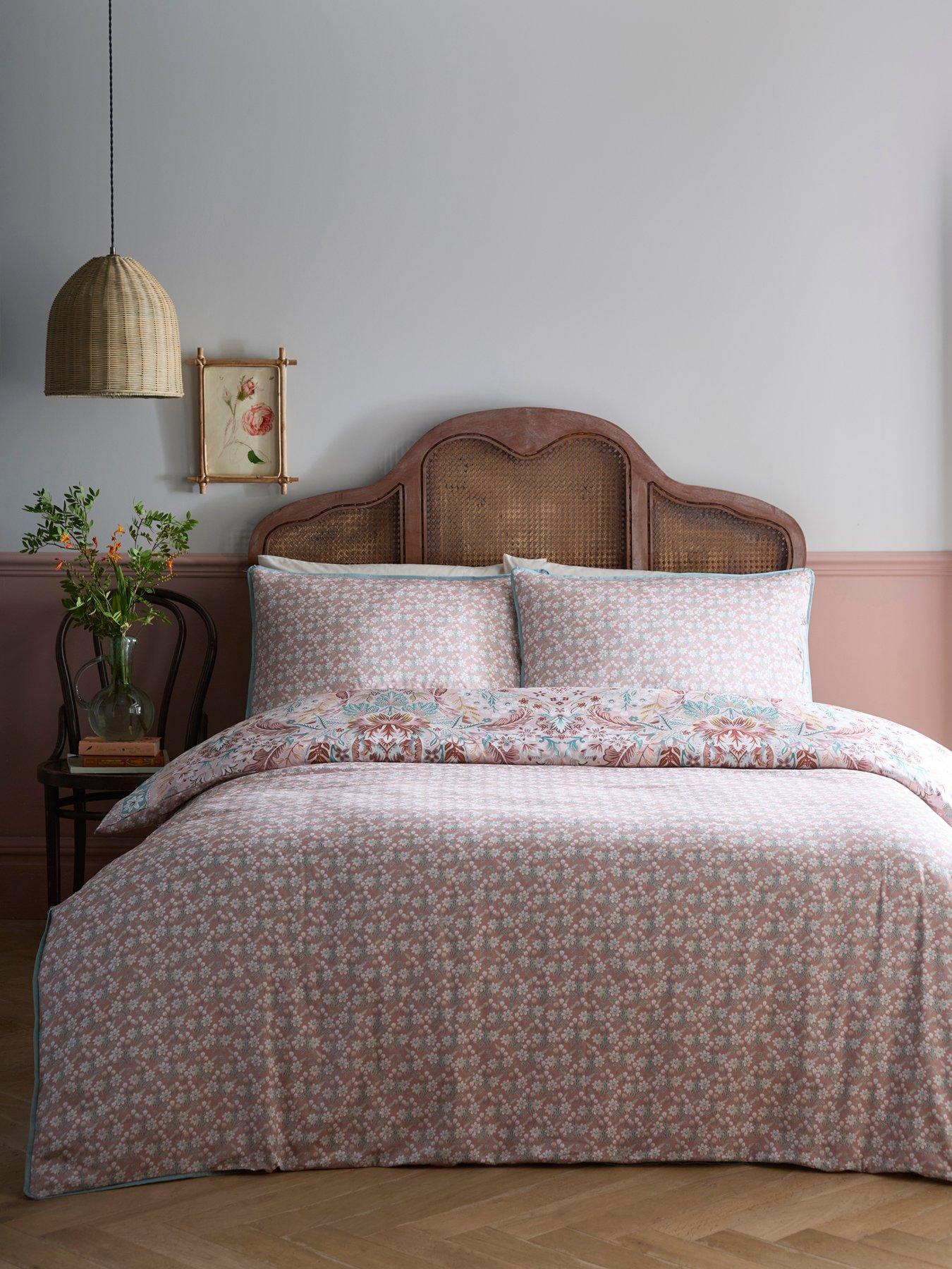 Image 4 of 5 of Appletree Floral Damask Duvet Cover Set In Multi