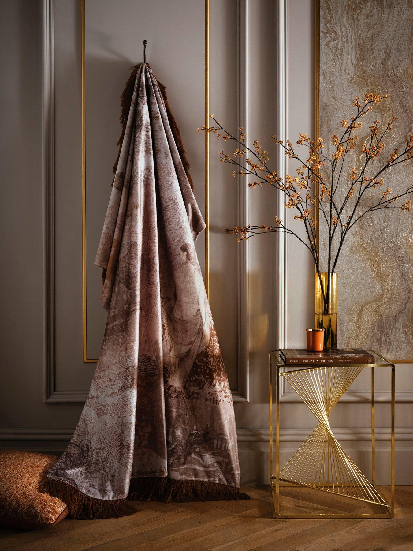 Laurence Llewelyn-Bowen Venus Primavera Throw in Natural 130 x 180cm