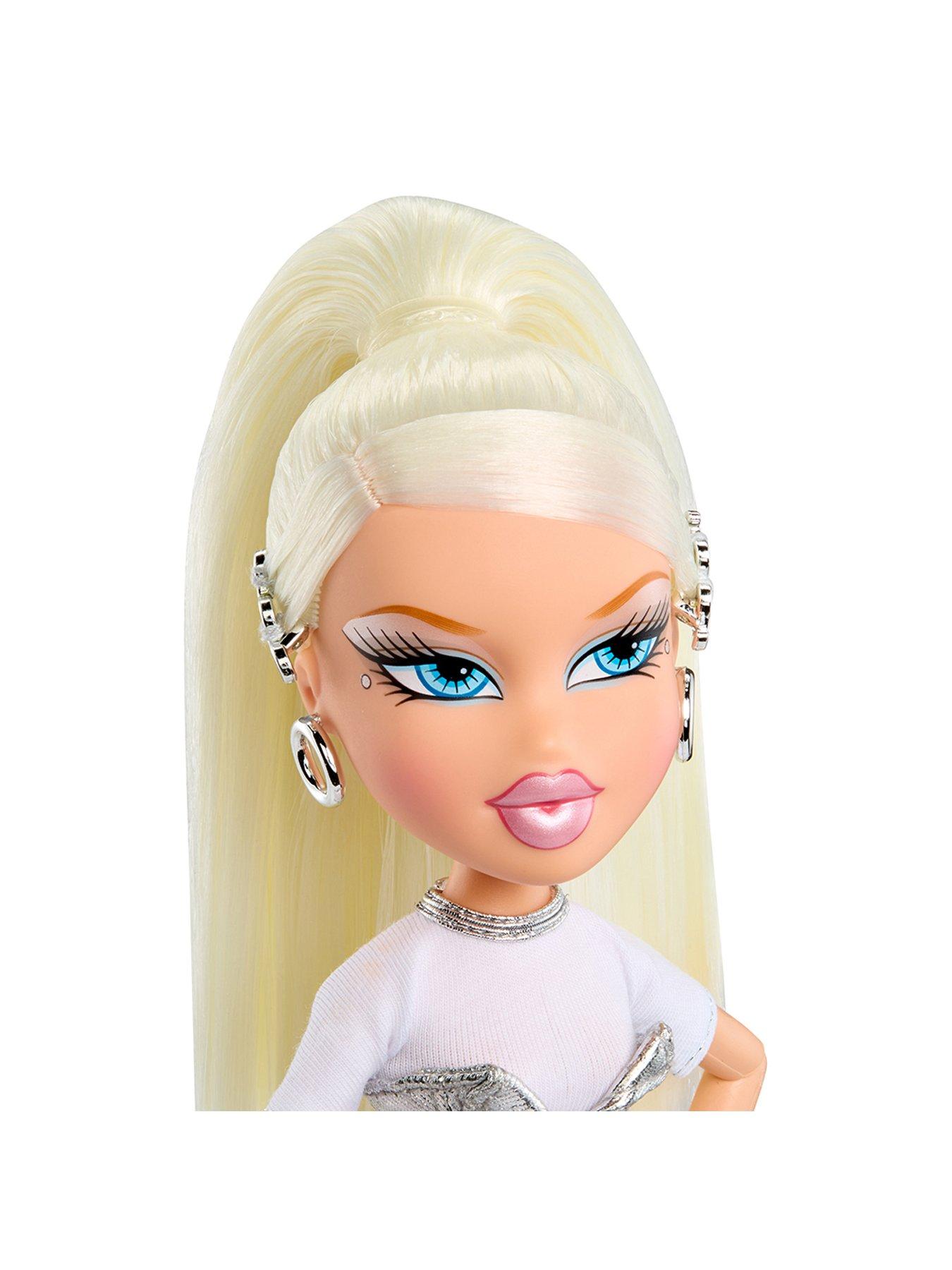 Image 2 of 7 of Bratz Charmz Doll - Cloe