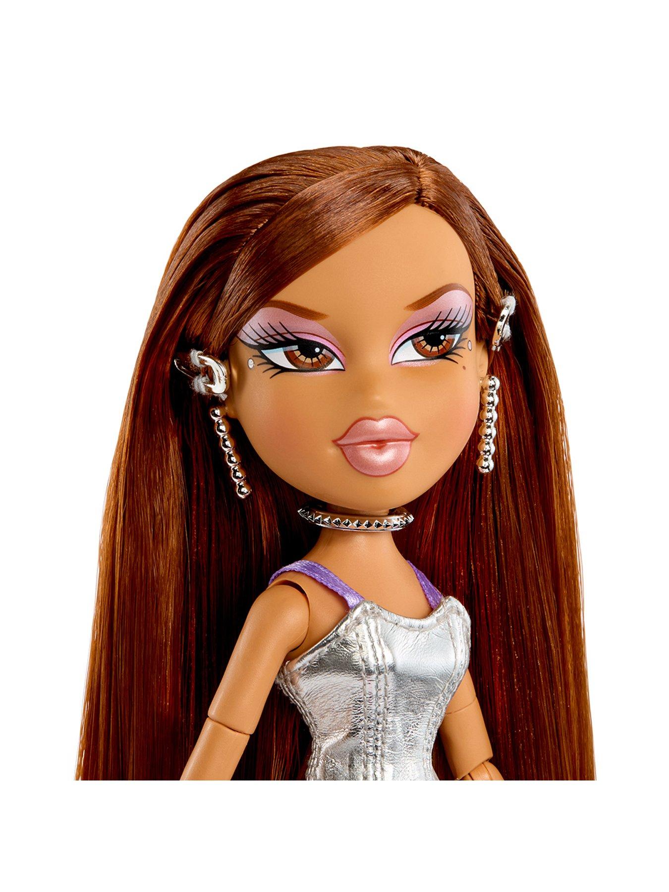 Image 2 of 7 of Bratz Charmz Doll - Yasmin
