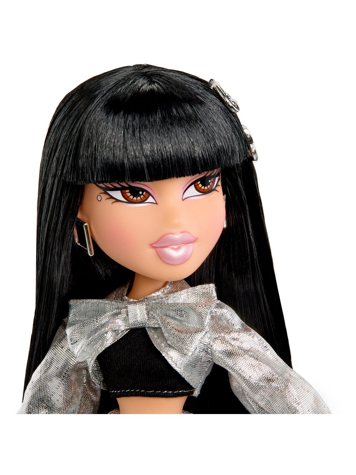 Image 2 of 7 of Bratz Charmz Doll - Jade