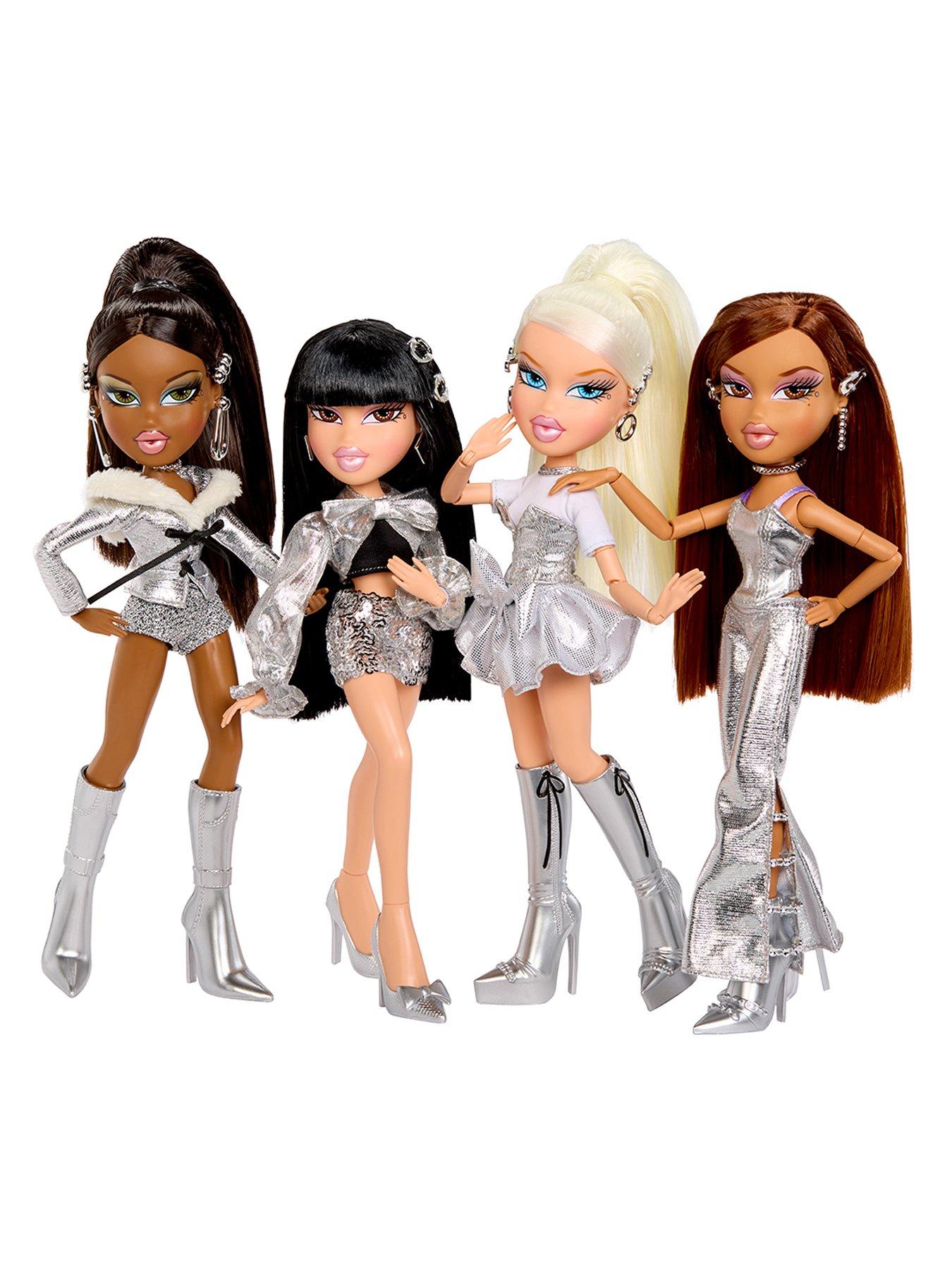 Image 6 of 7 of Bratz Charmz Doll - Sasha