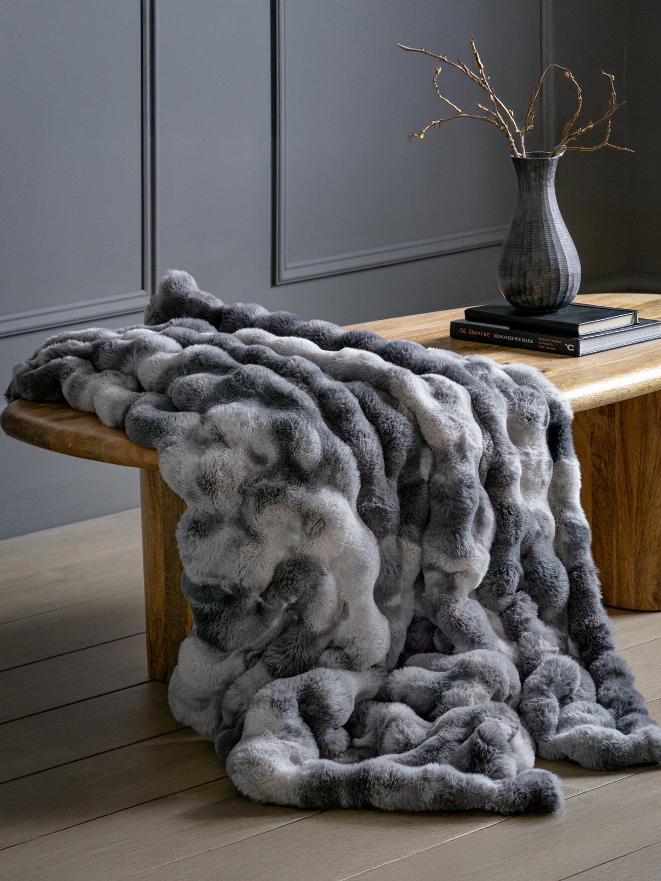 gallery-direct-marshmallow-rabbit-faux-fur-throw-1300x1700mm