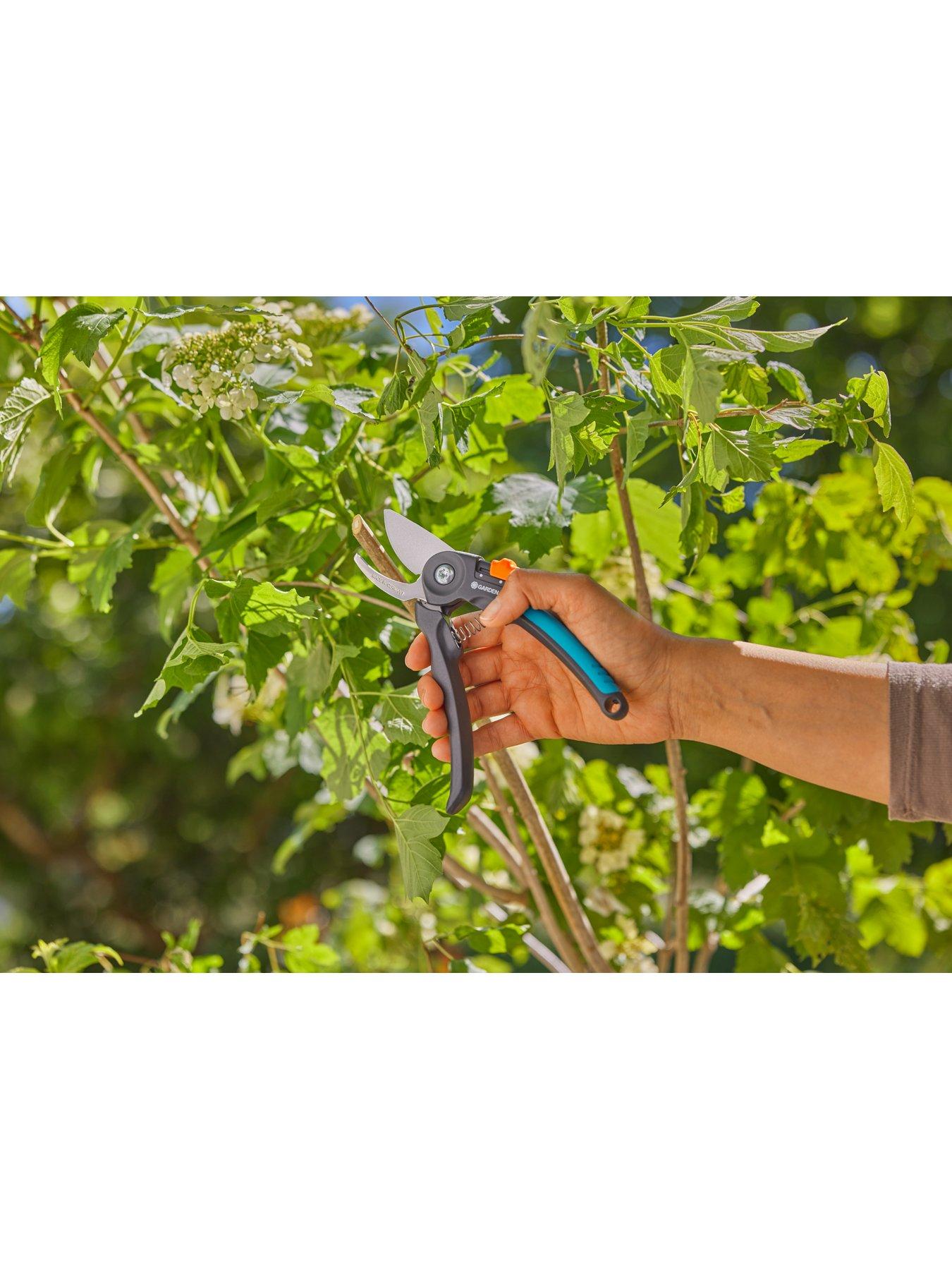  image of gardena-premiumcut-secateurs-fresh-wood