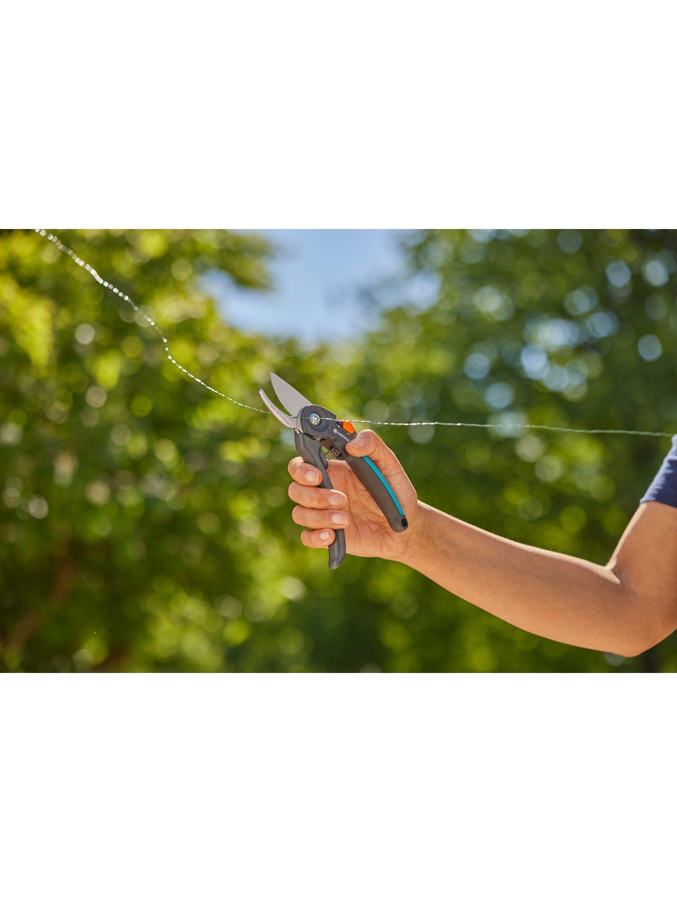  image of gardena-premiumcut-secateurs-fresh-wood