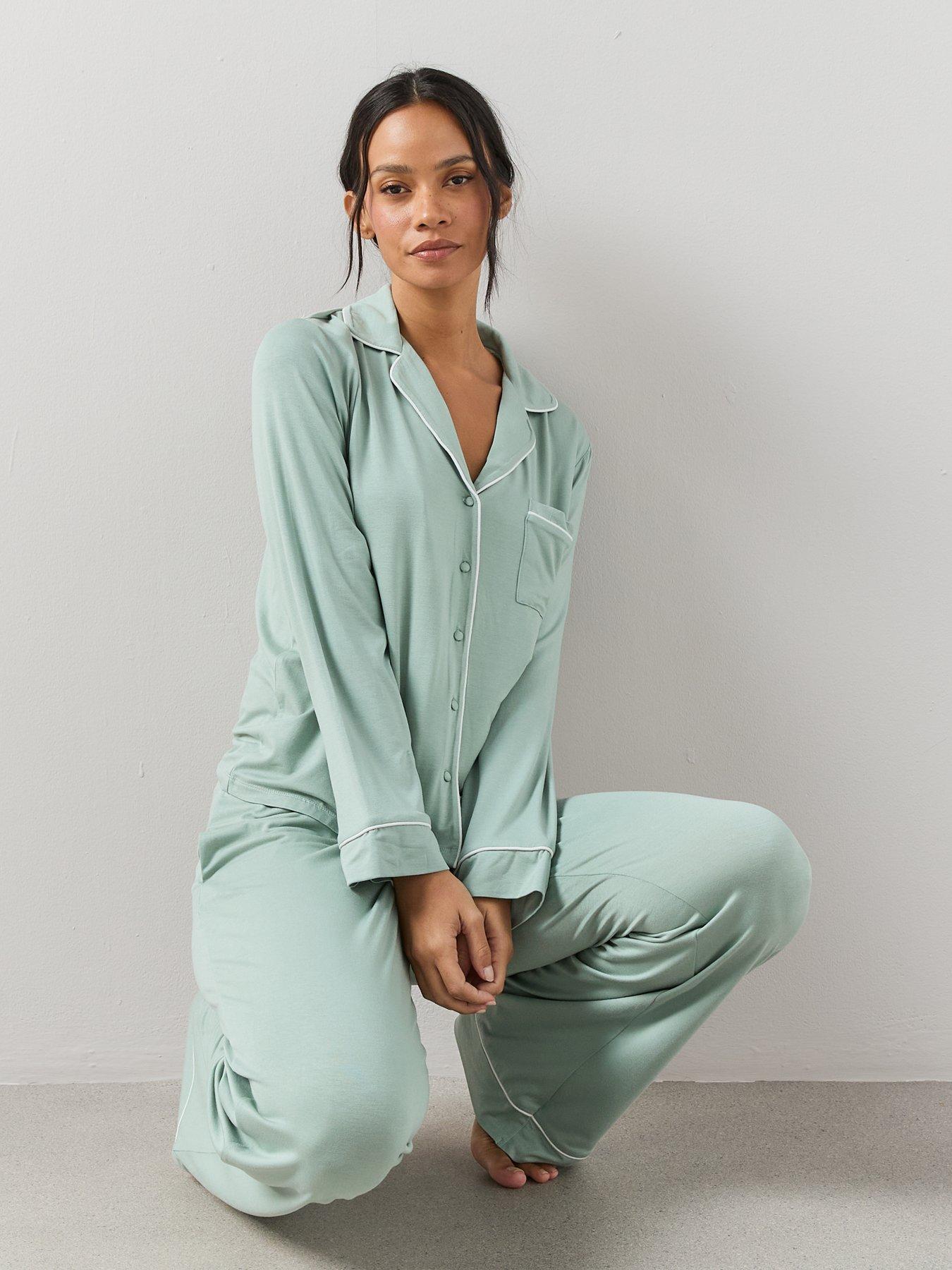 Image 3 of 7 of The Very Collection Long Sleeve Jersey Revere Pyjama Set - Green