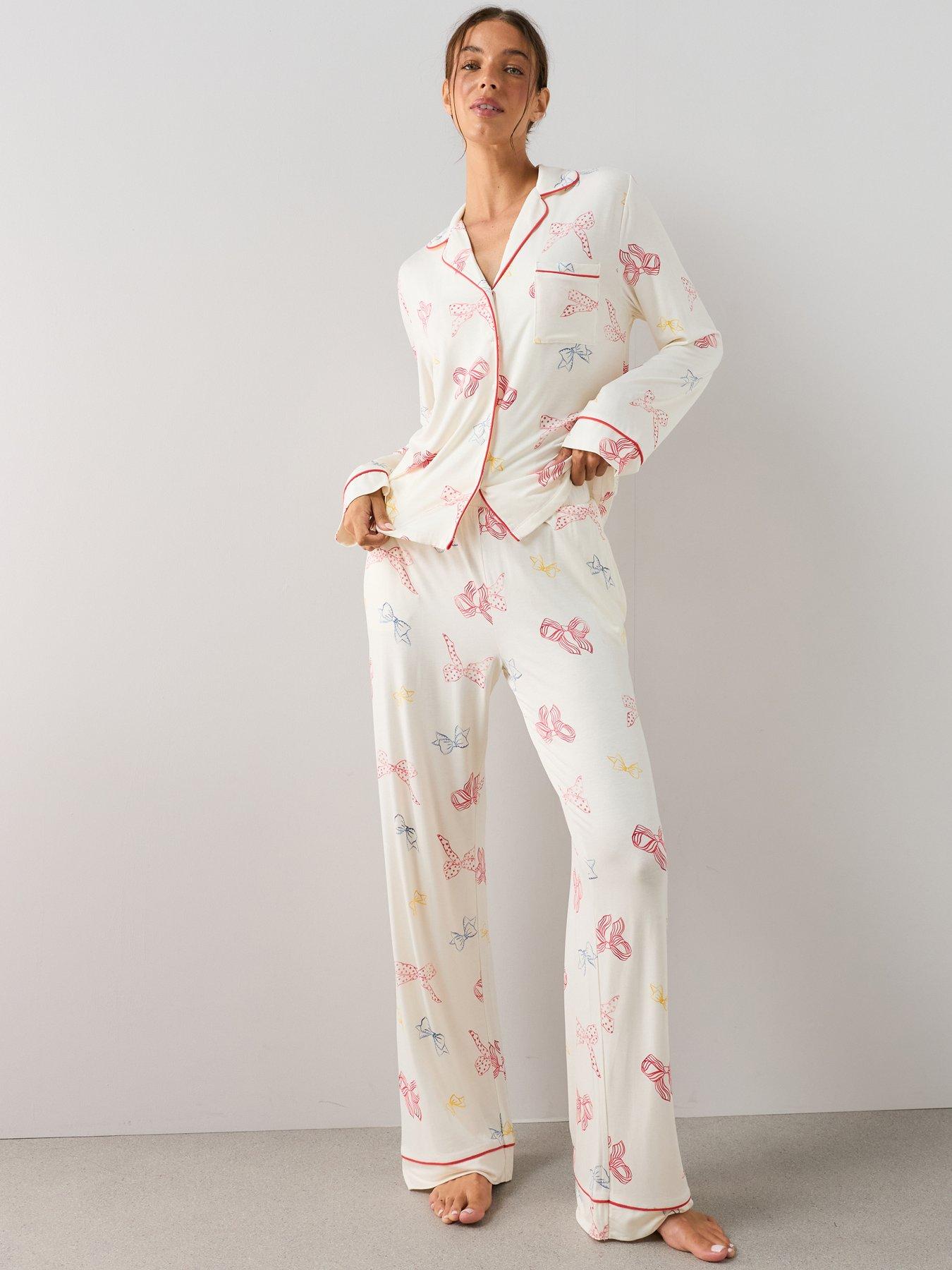 The Very Collection Bow Print Long Sleeve Jersey Revere Pyjama Set - Cream