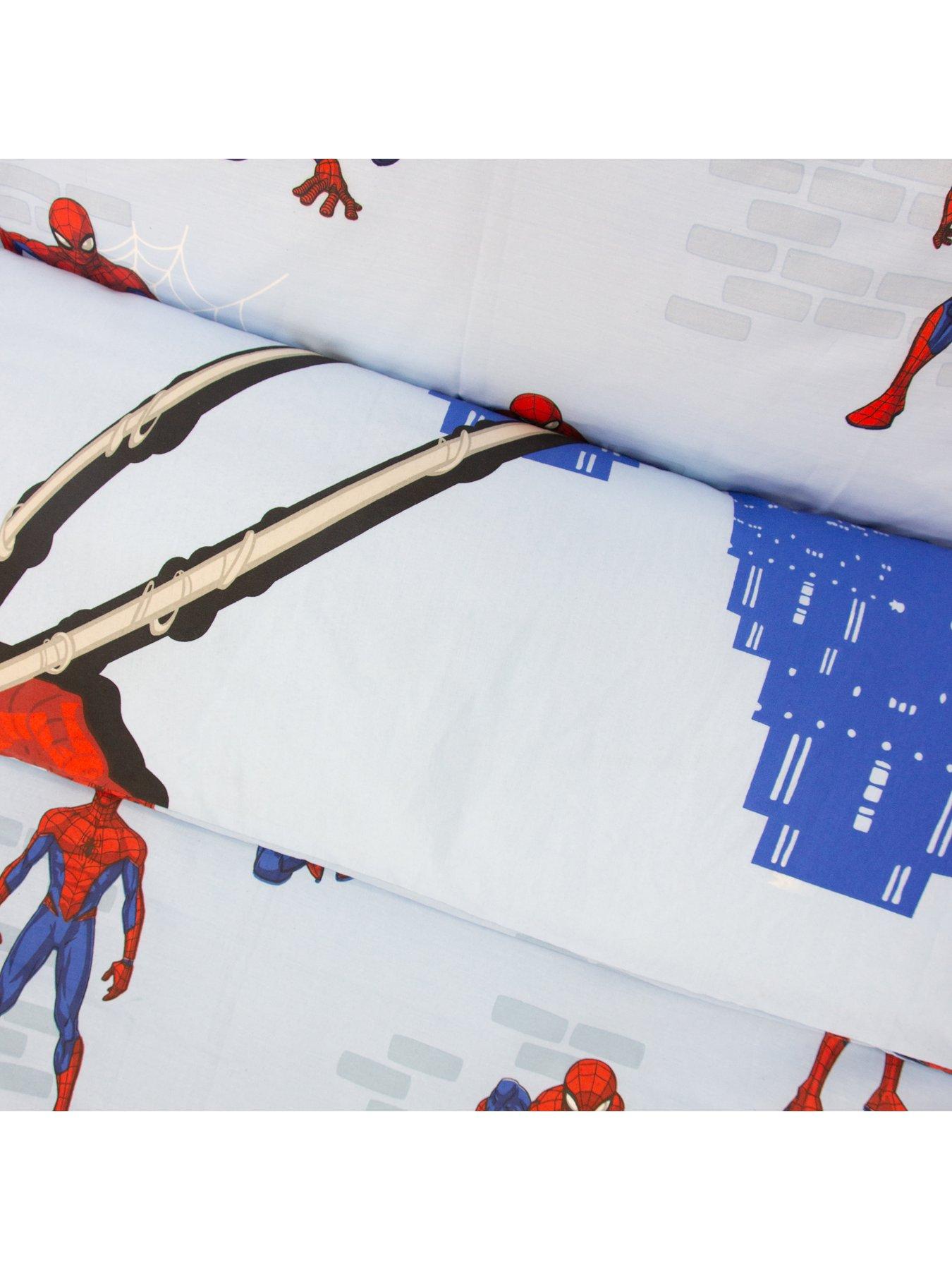 Image 6 of 7 of Spiderman Adventure Panel Duvet- Single