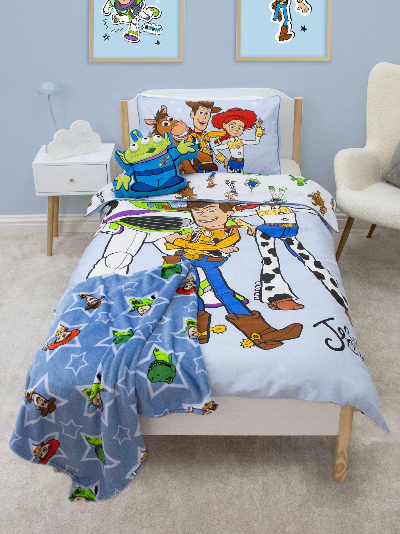  image of toy-story-explore-panel-duvet--single