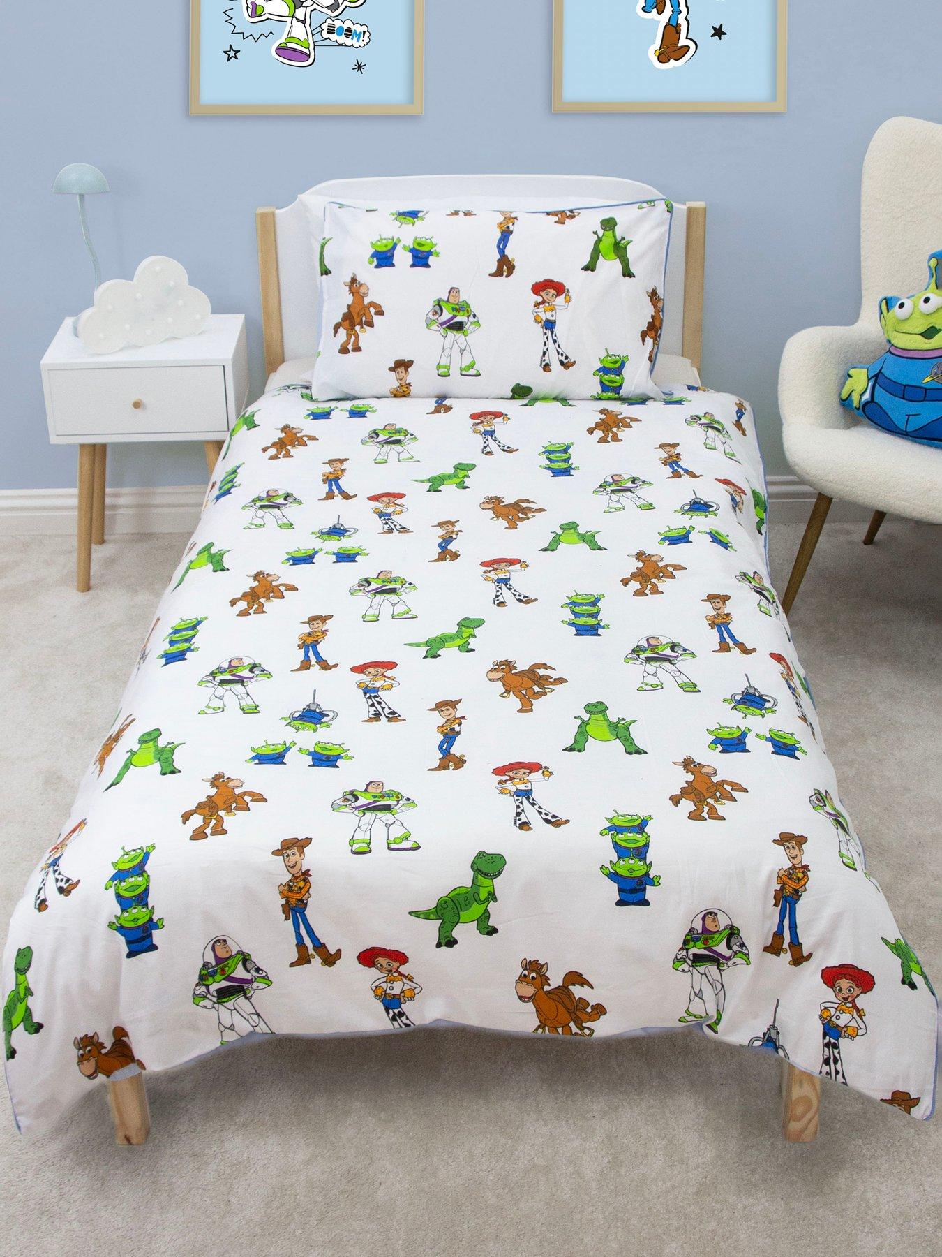  image of toy-story-explore-panel-duvet--single