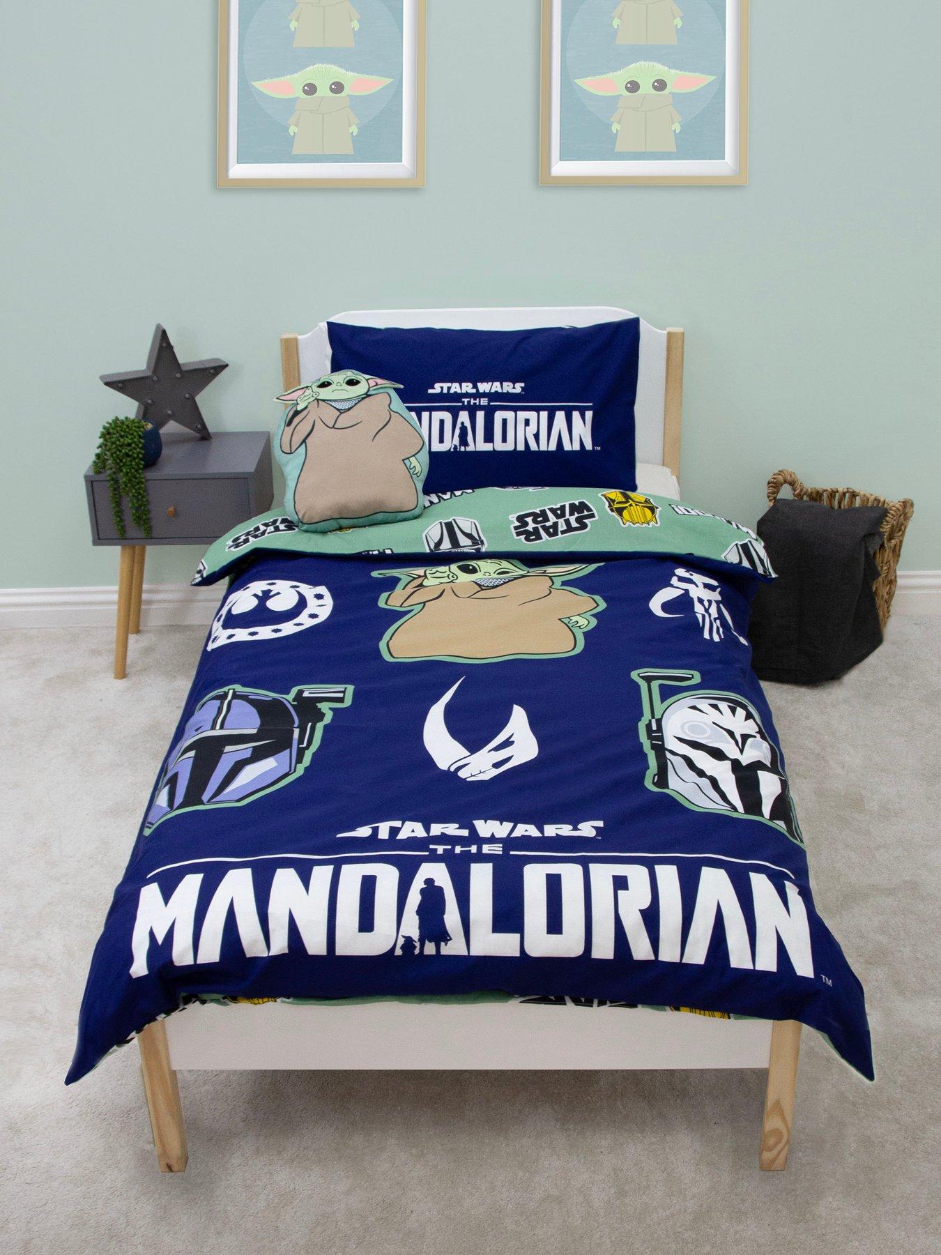 image of star-wars-mandalorian-friend-panel-duvet--single
