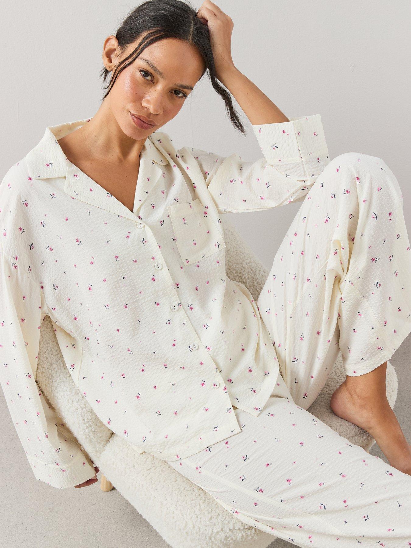 Image 6 of 7 of The Very Collection Woven Ditsy Floral Revere Pyjama Set - Cream