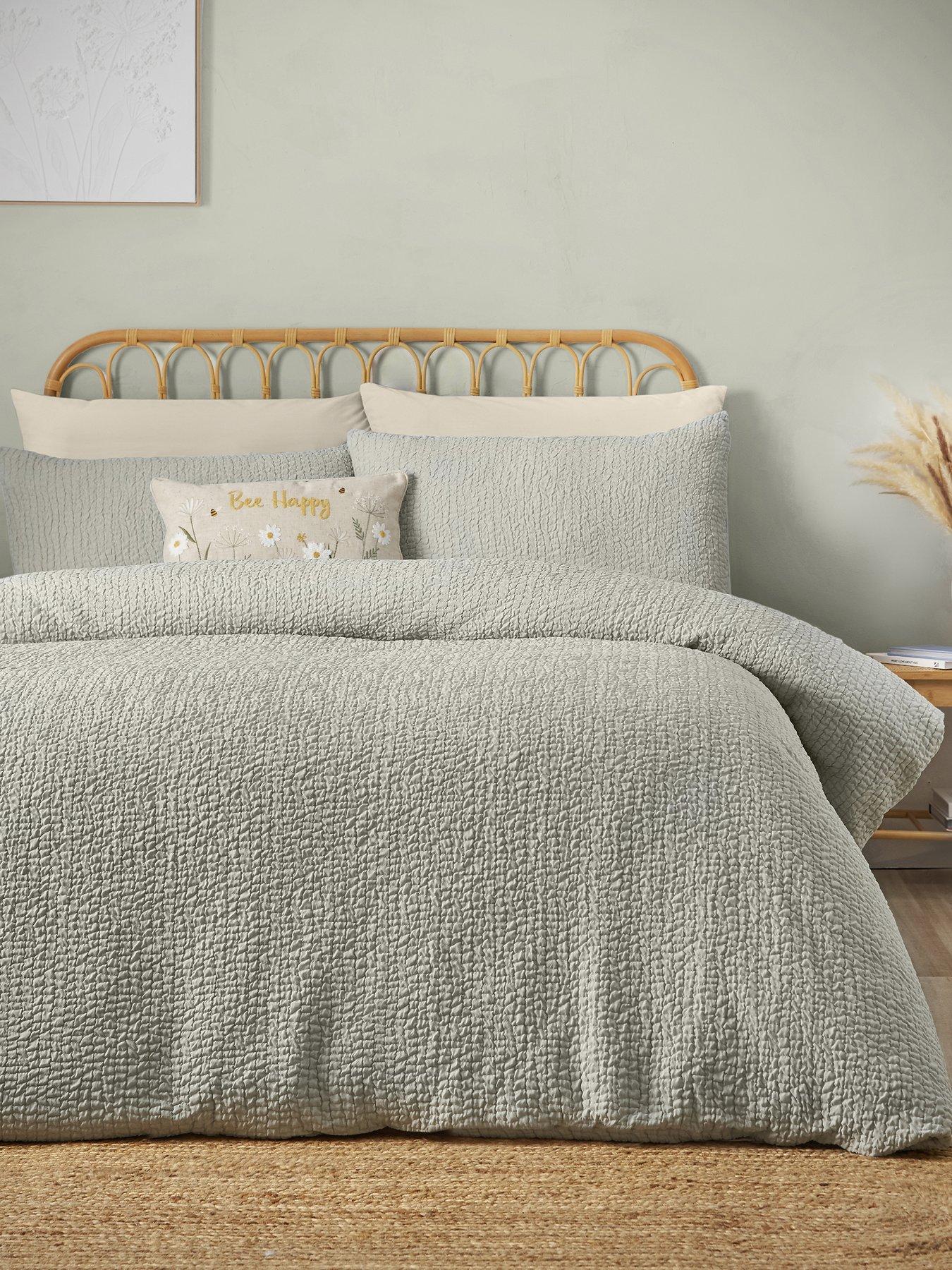 Catherine Lansfield Crinkle Seersucker Duvet Set