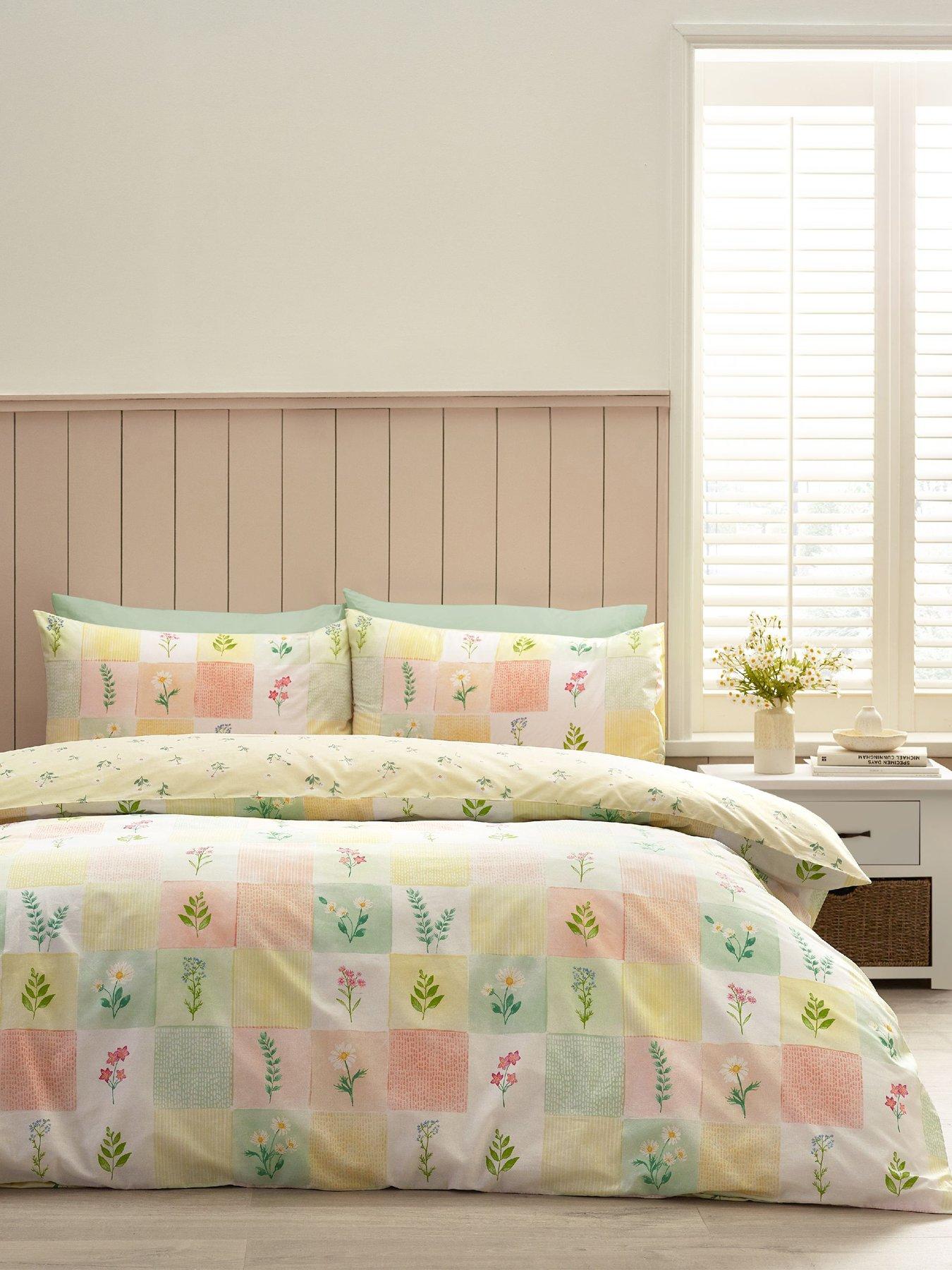 Image 1 of 5 of Catherine Lansfield Daisy Patchwork Duvet Set Yellow