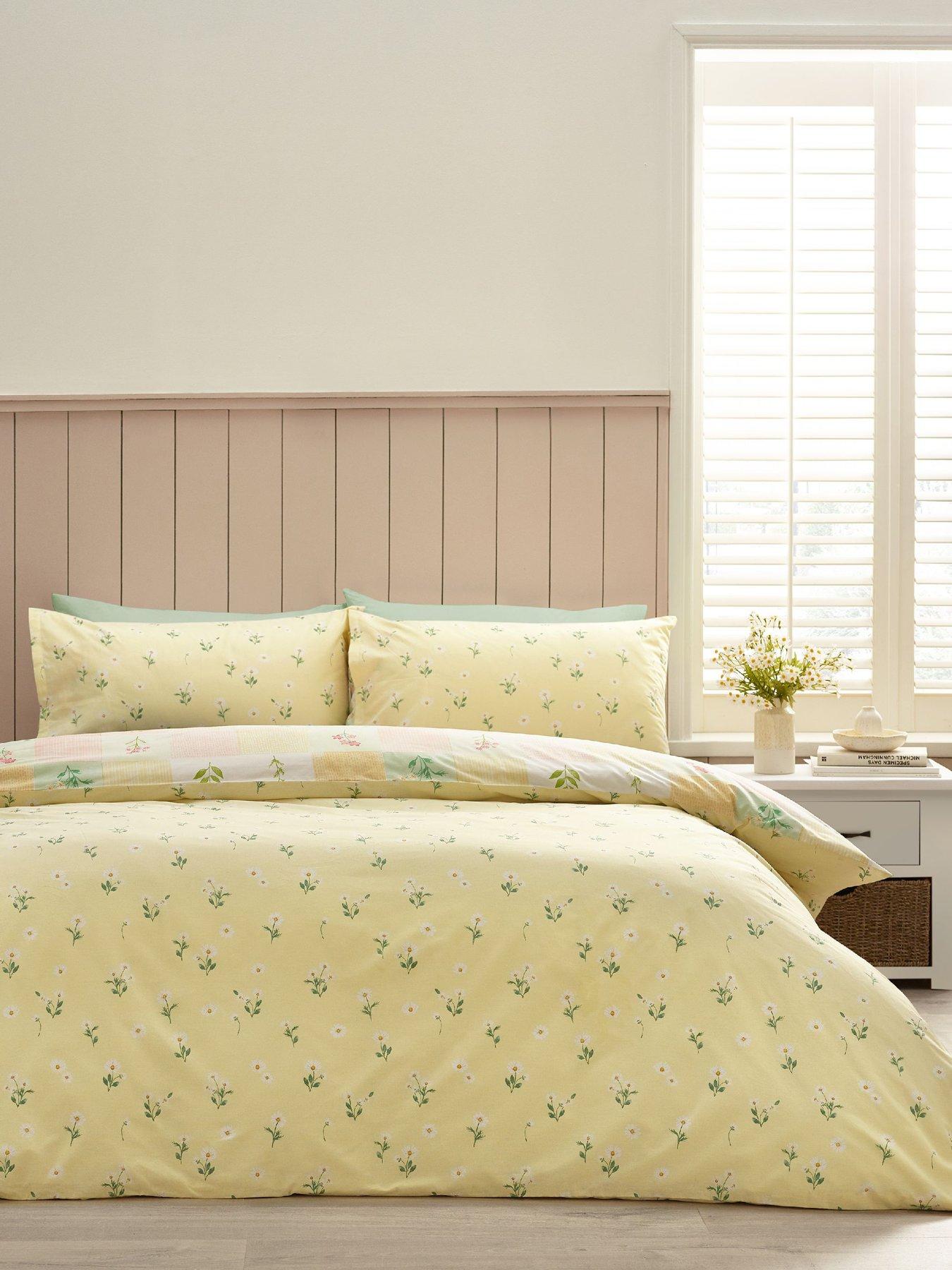Image 3 of 5 of Catherine Lansfield Daisy Patchwork Duvet Set Yellow