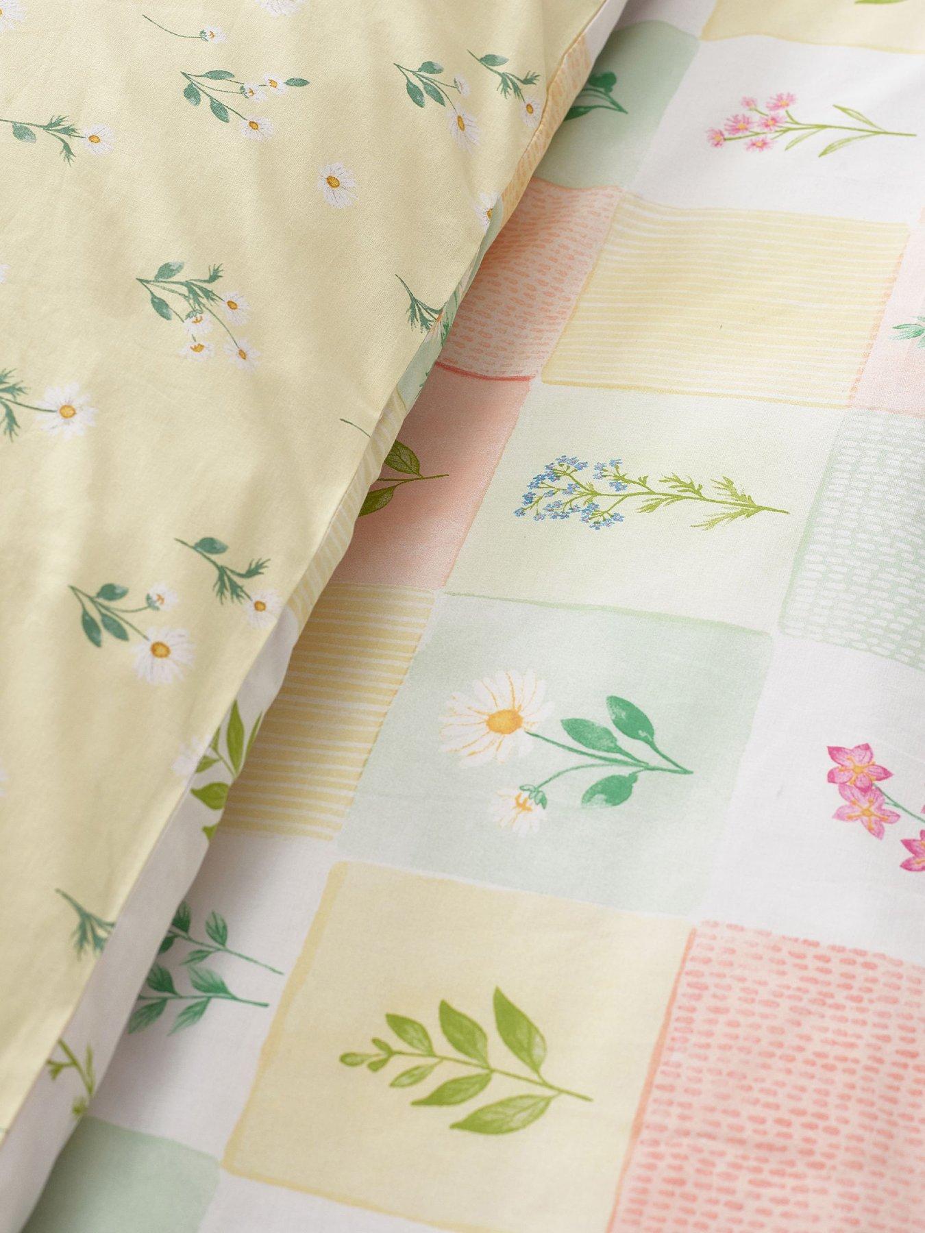 Image 5 of 5 of Catherine Lansfield Daisy Patchwork Duvet Set Yellow