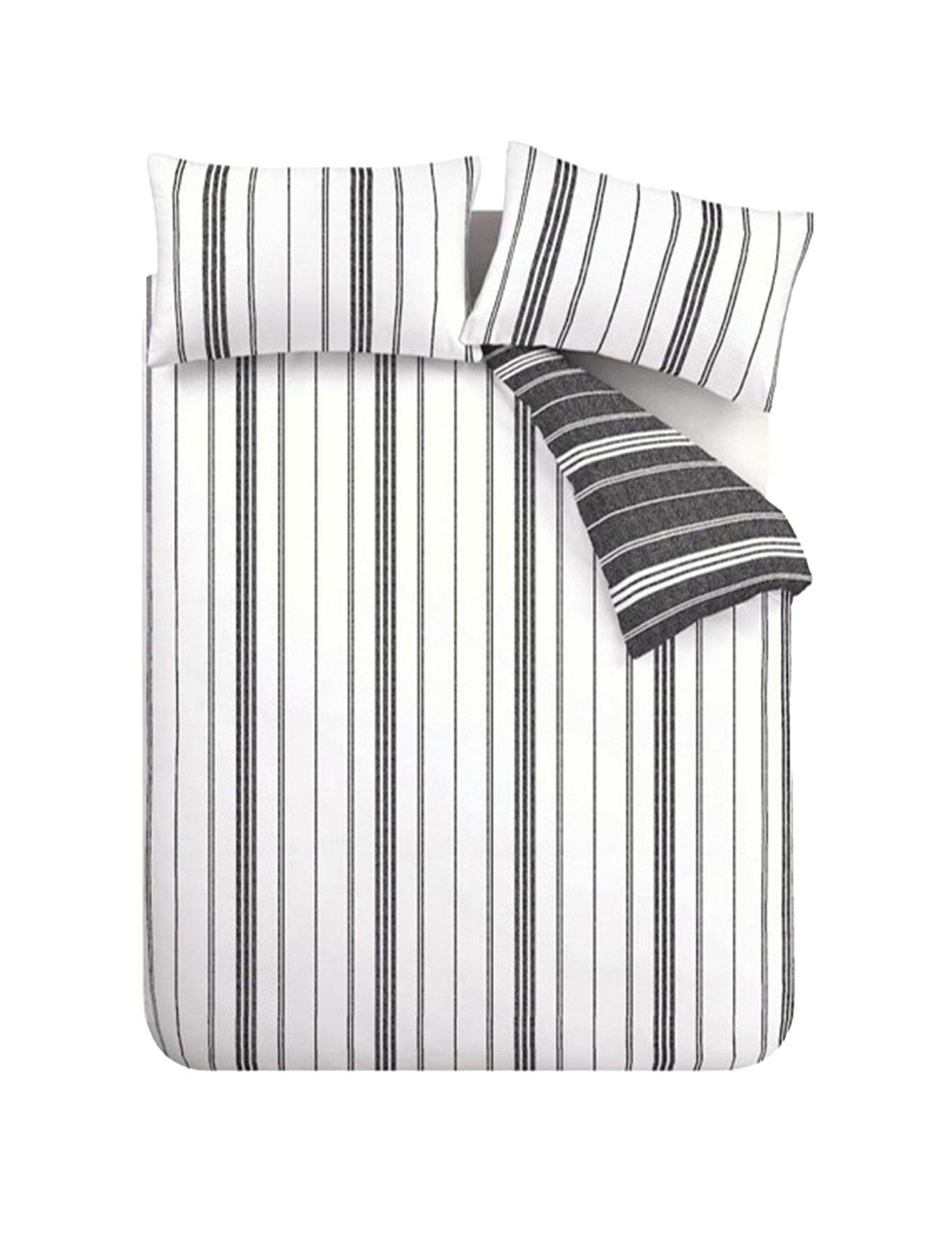 Image 2 of 6 of Catherine Lansfield Harbour Stripe Duvet Set Black