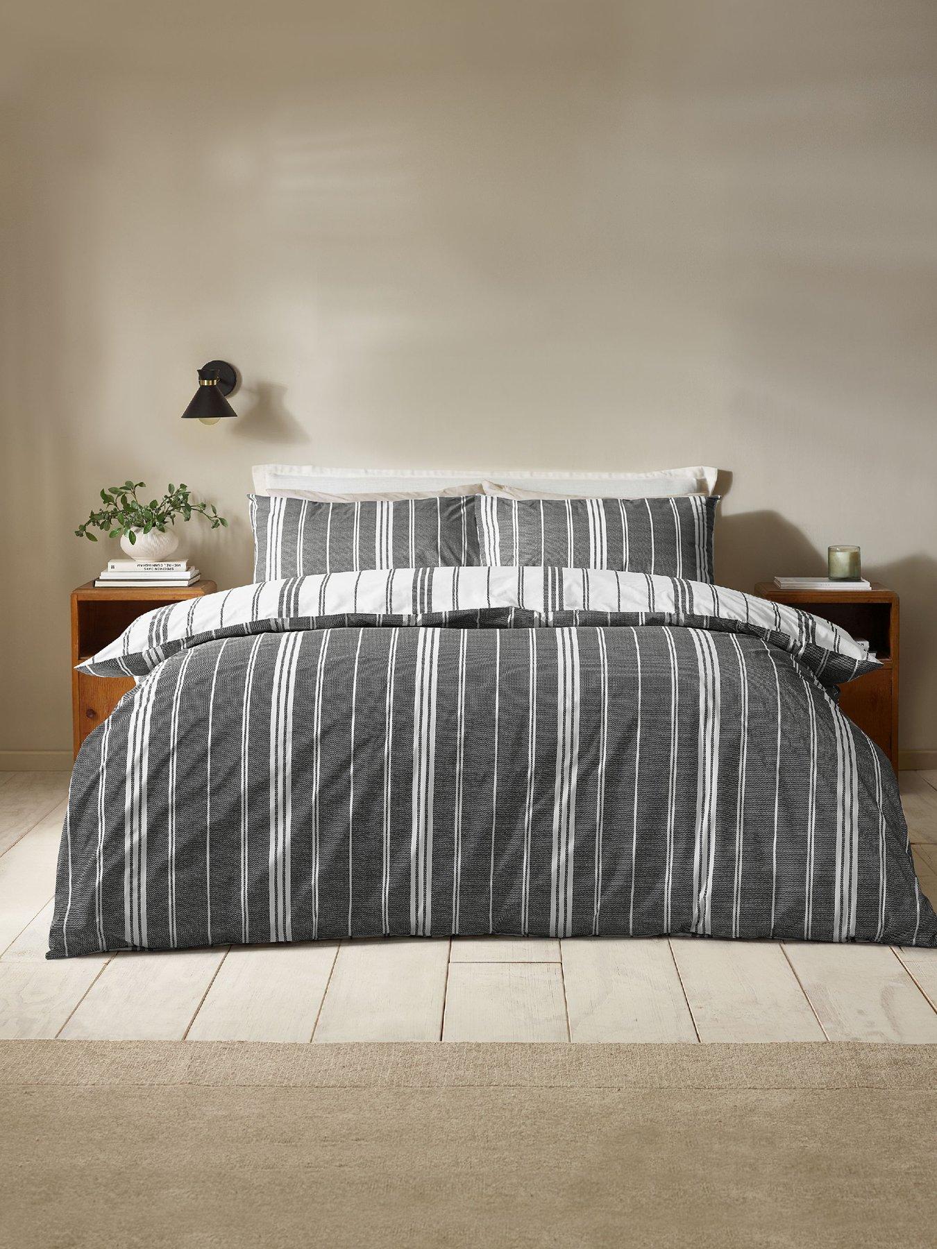 Image 4 of 6 of Catherine Lansfield Harbour Stripe Duvet Set Black