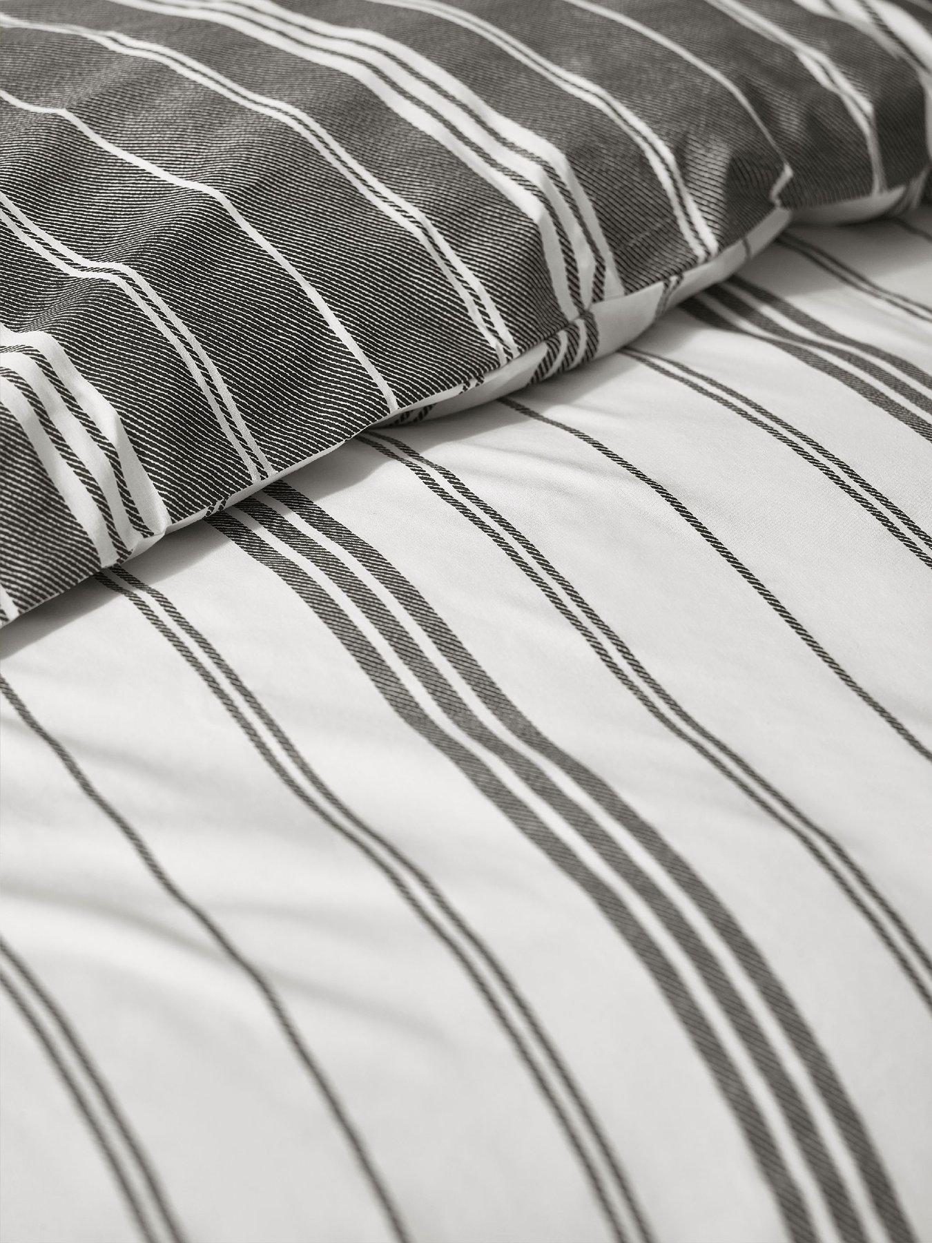 Image 6 of 6 of Catherine Lansfield Harbour Stripe Duvet Set Black